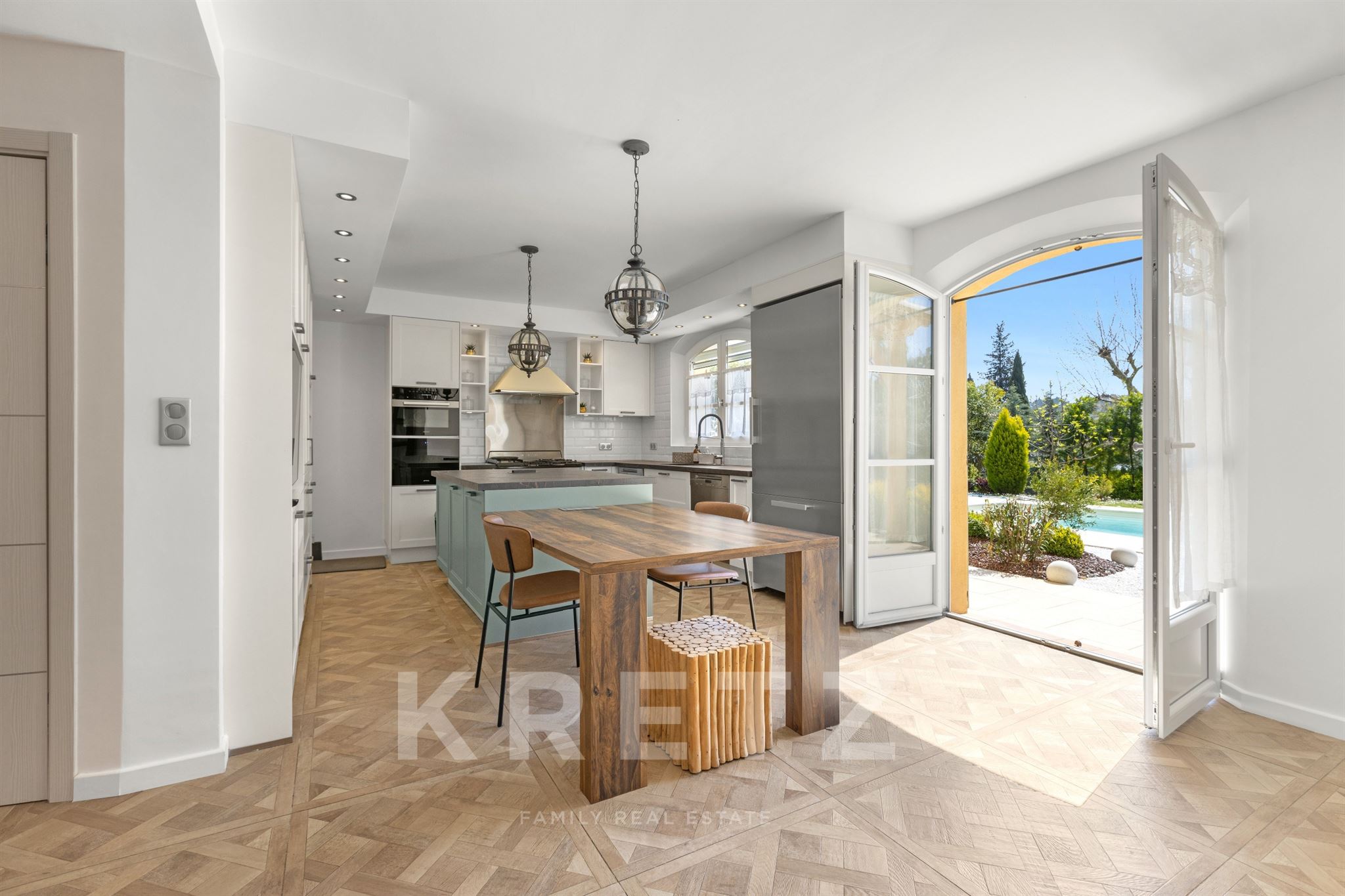 5-Bedroom Villa with Large Garden Within Walking Distance of Valbonne Village