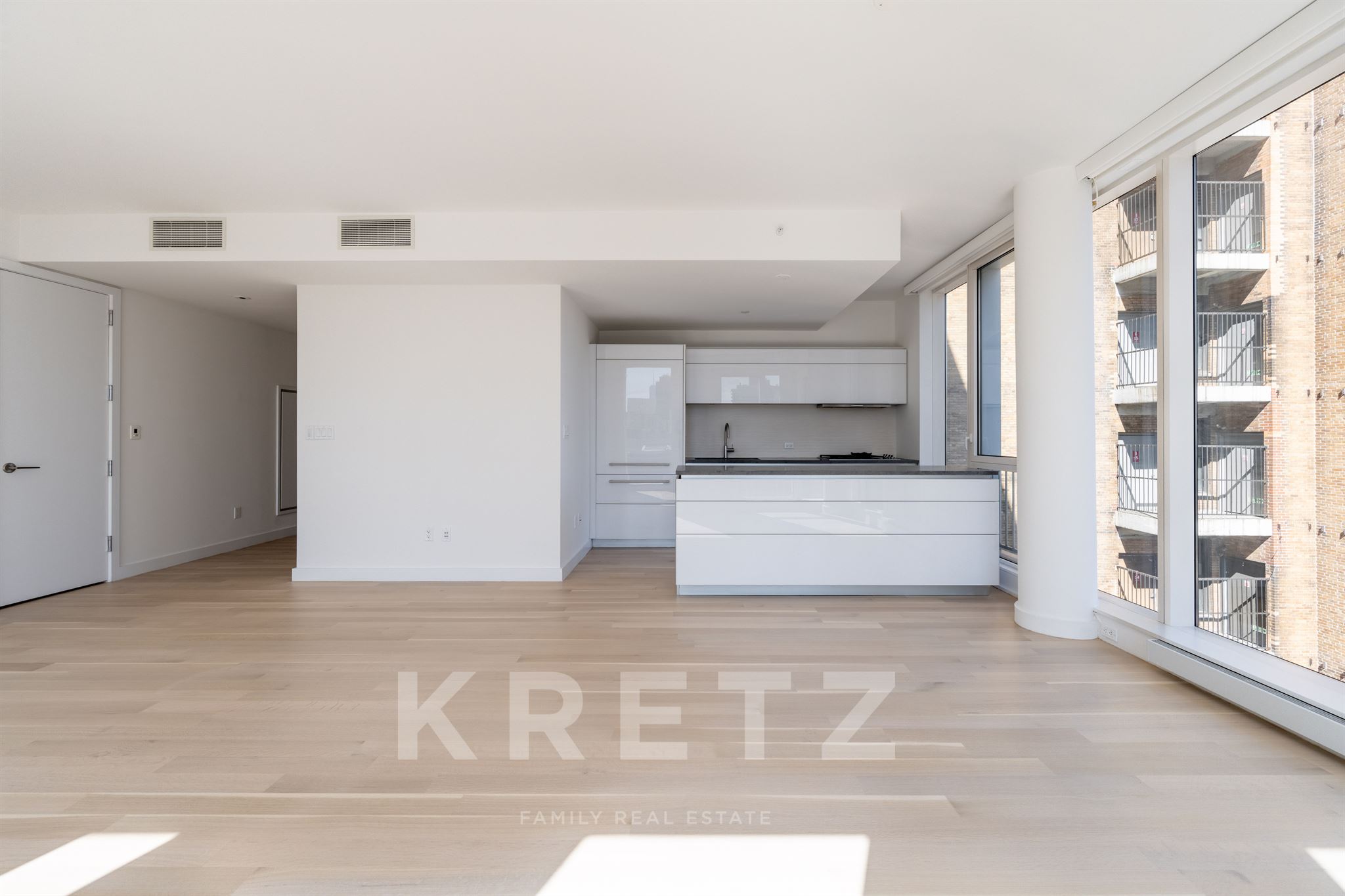 Luminous apartment with views in the heart of Nomad
