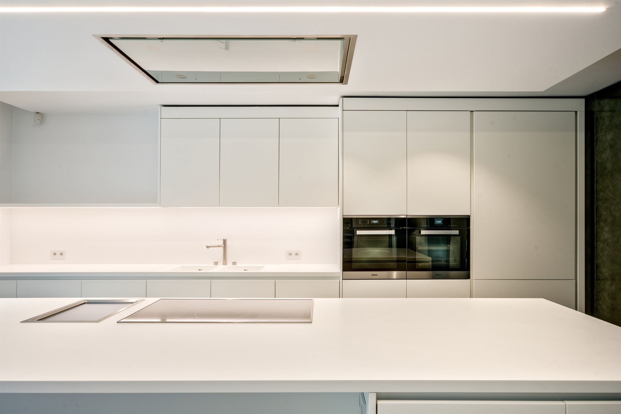 Elegant Three-Bedroom Garden Apartment