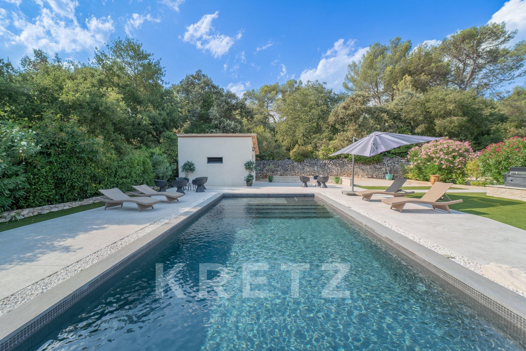 Modern family villa nestled in greenery in the heart of the Cigale district