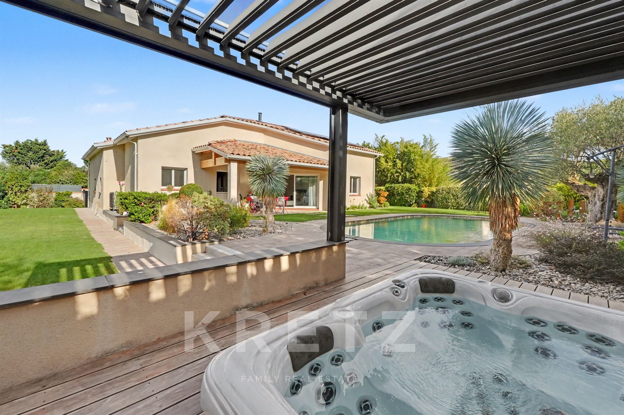 Villa de standing avec piscine et jacuzzi - En bordure de la forêt et lac de La Ramée