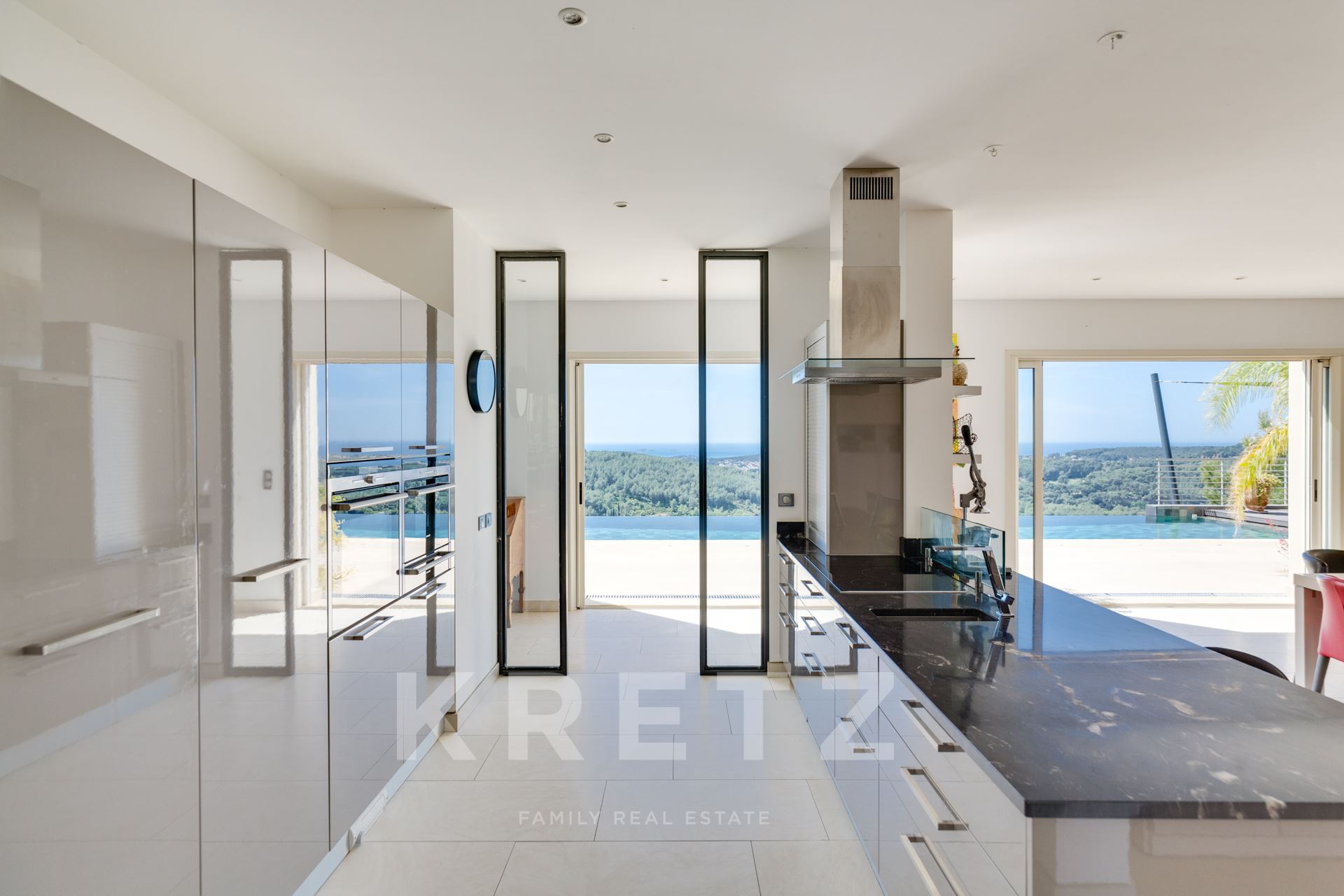 Moradia concebida por um arquiteto com vistas deslumbrantes
