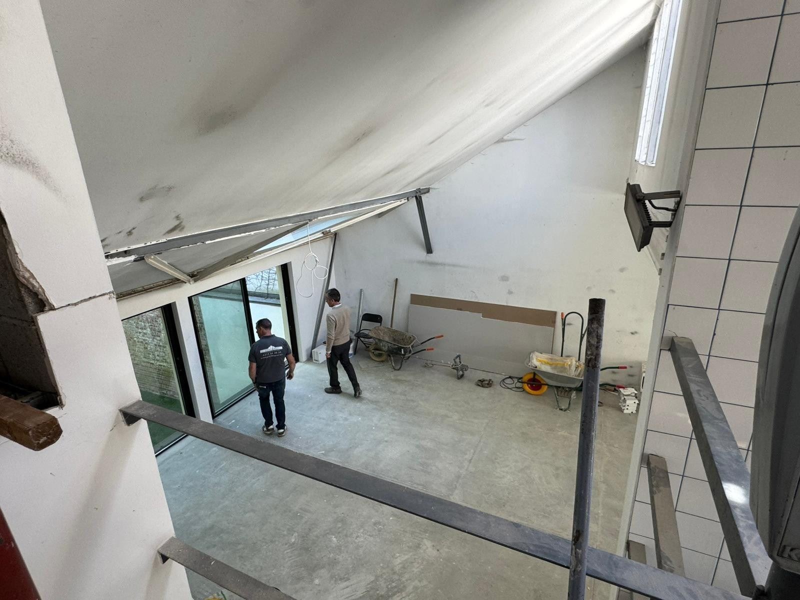 Quartier Flagey loft vendu casco + atelier indépendant.