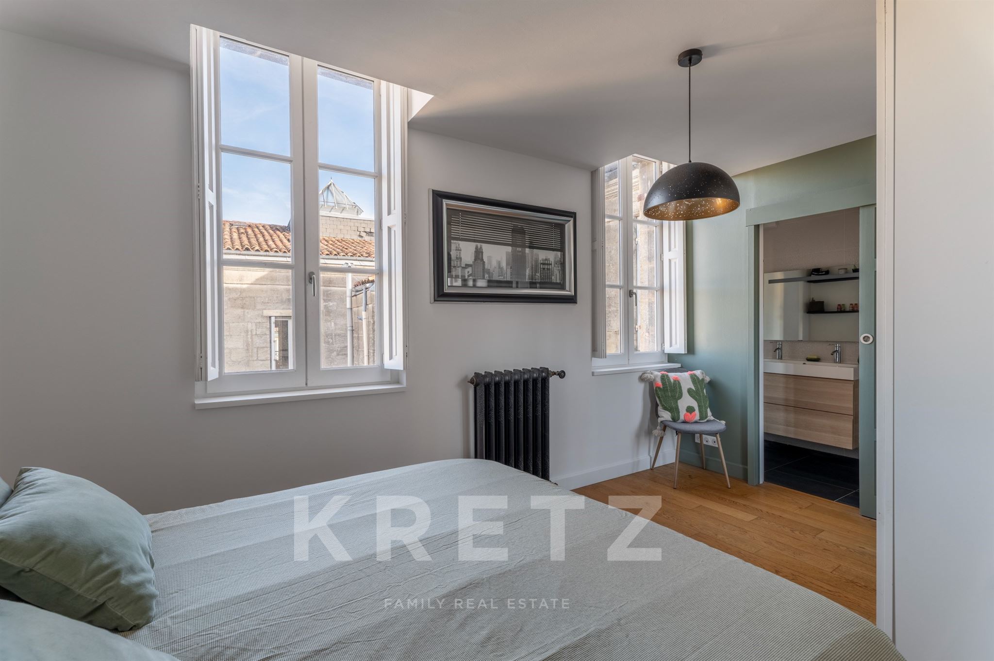 Renovated duplex flat with rooftop terrace