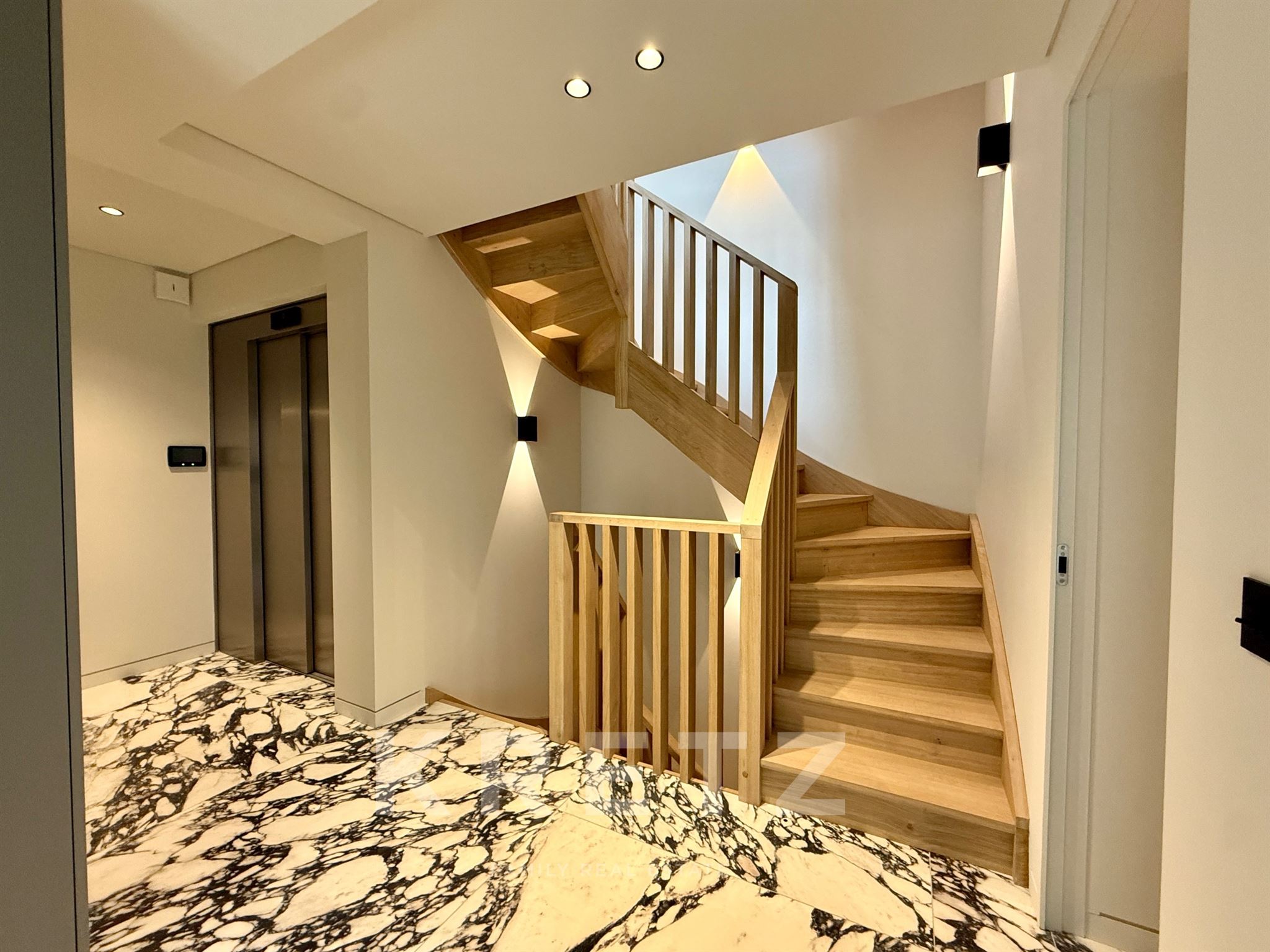 Deauville – Place Morny – Exceptionnal Architect-designed townhouse (2023) with garden, lift and gar