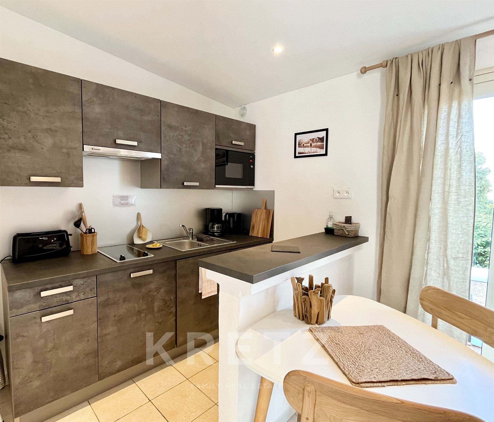 Ensemble immobilier de charme au cœur d’un domaine privé à Bonifacio