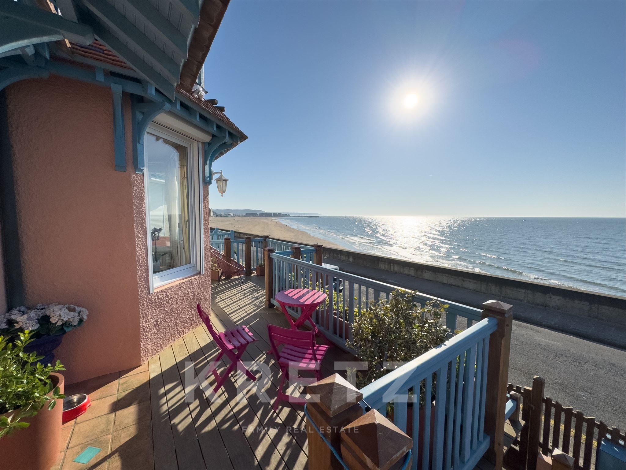 Trouville-sur-Mer – Anglo-Norman Villa with Spectacular Sea Views & Direct Beach Access