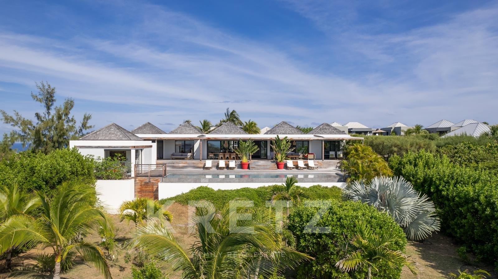 Contemporary Villa in a Private Estate with Lagoon Views