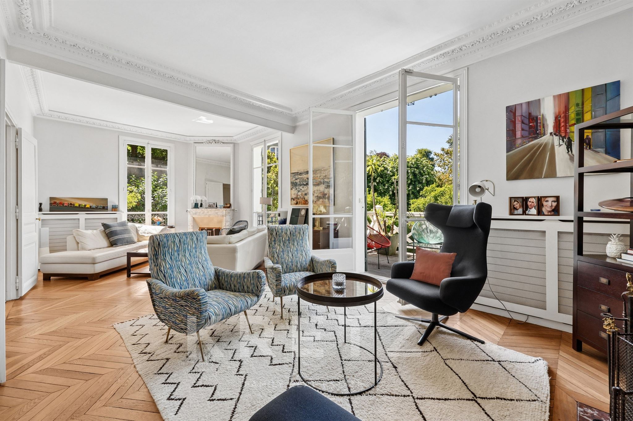 Maison de charme avec jardin dans une allée privée