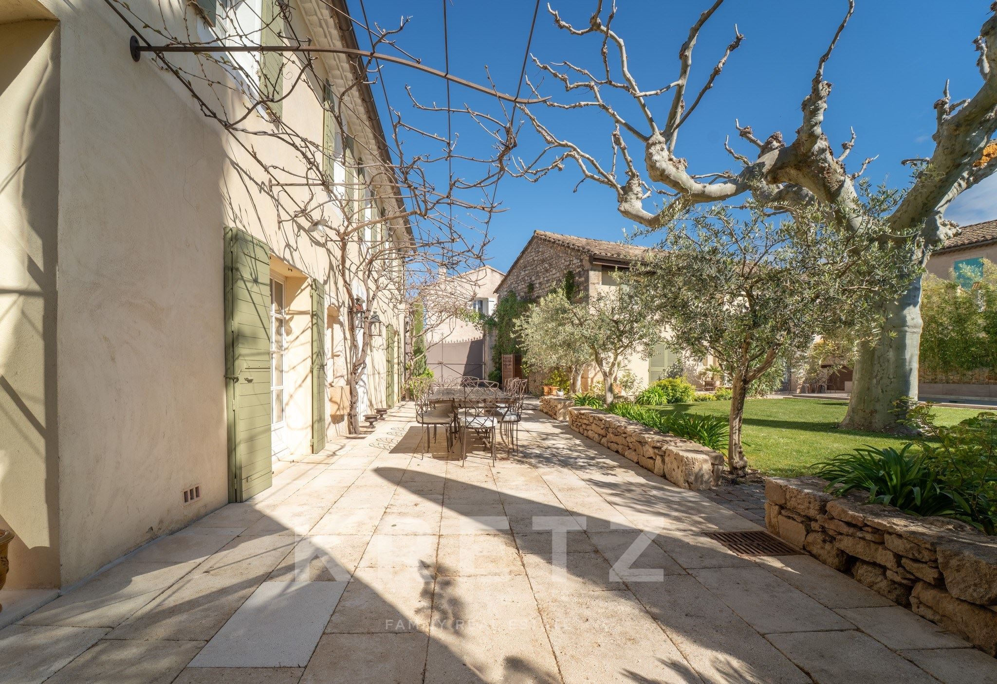 Mas du XVIIIe siècle au cœur des Alpilles