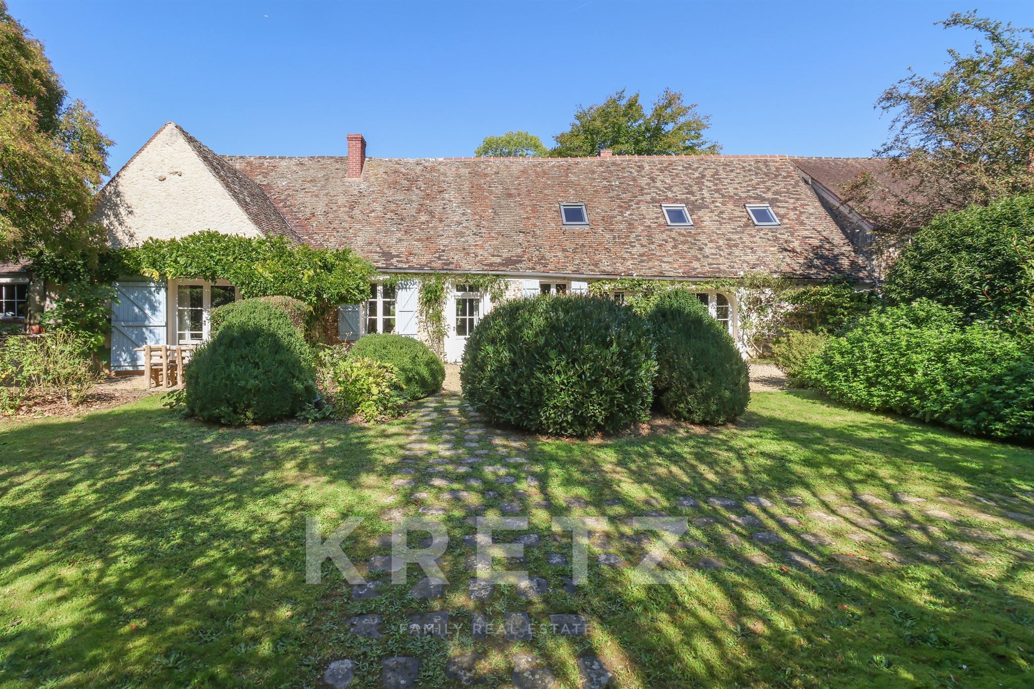 Maison de campagne alliant charme de l'ancien et confort du moderne.