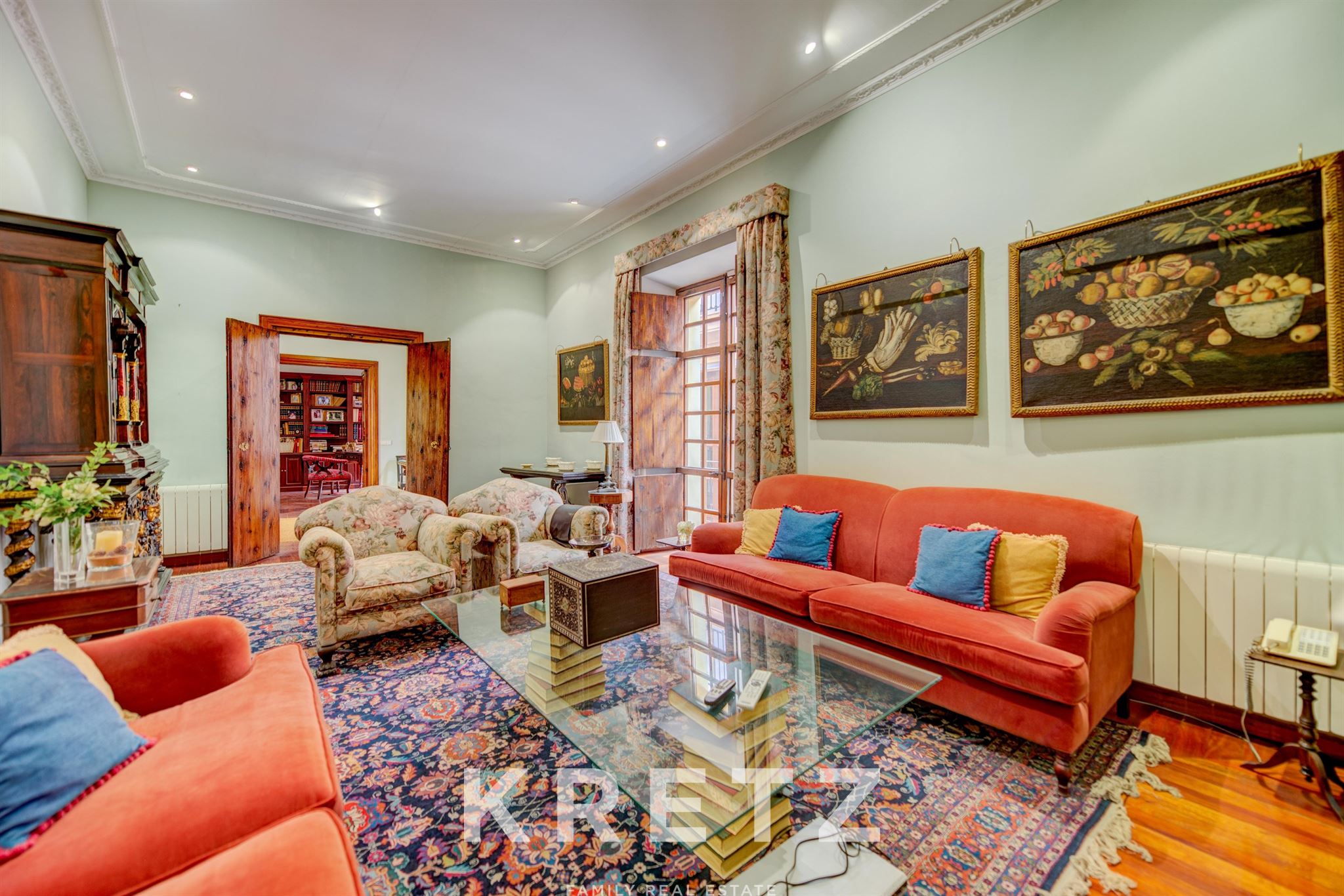 Elegant Triplex Palace in the Historic Center of Palma with Panoramic Terrace, Patio, and Elevator