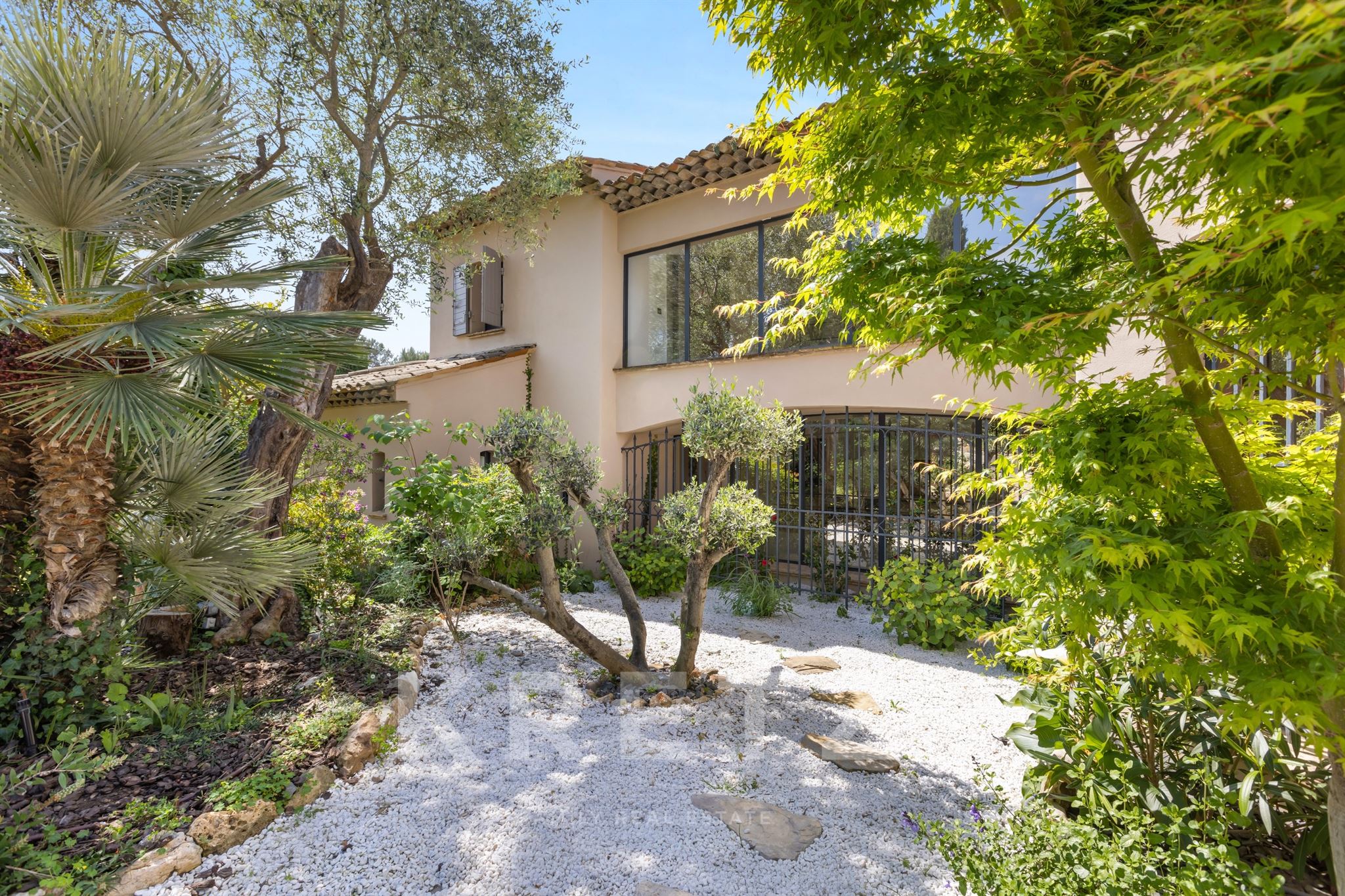 Familial Property in MOUGINS with sea view