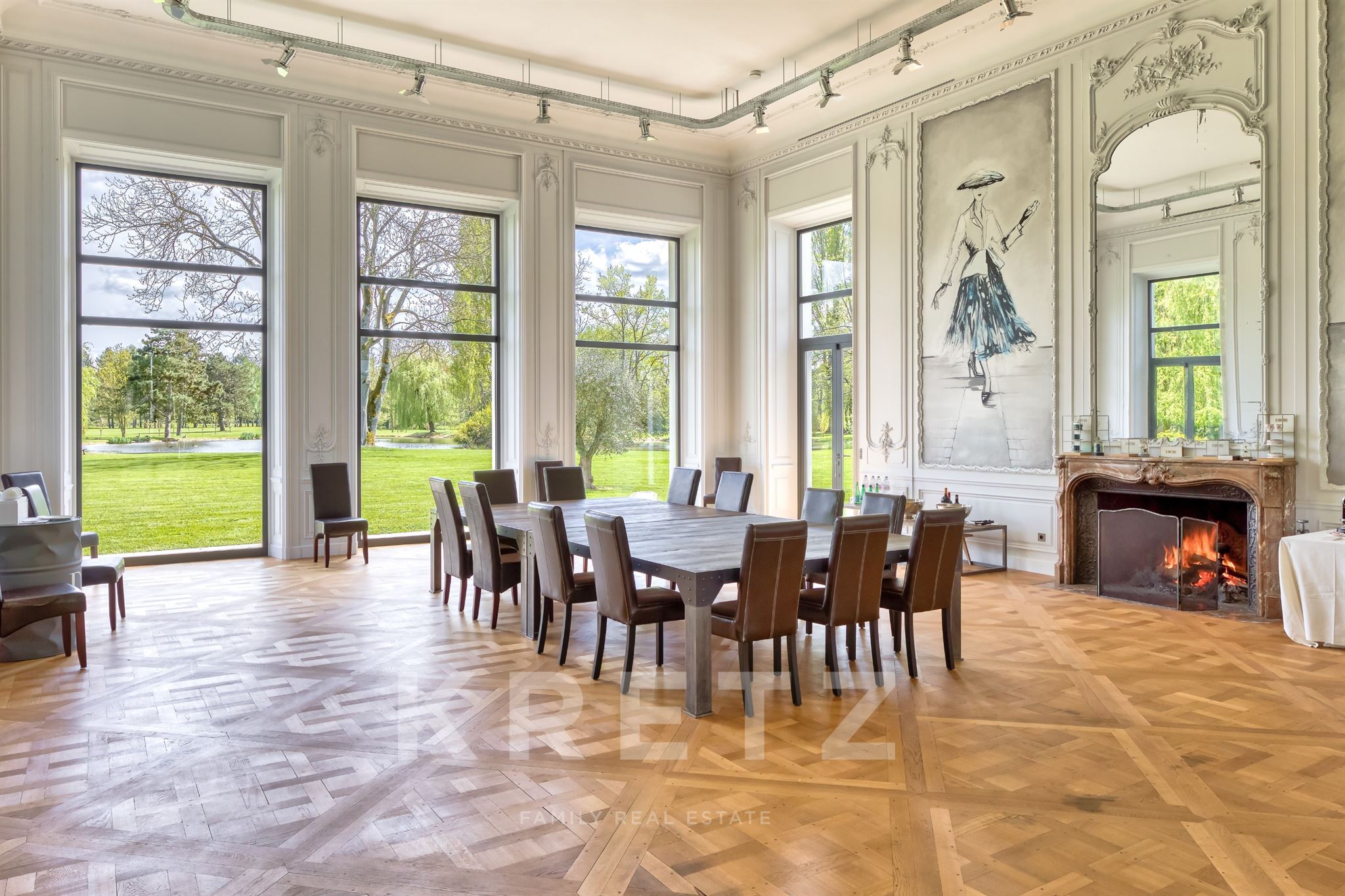Architect-designed house built on a 13-hectare Domaine