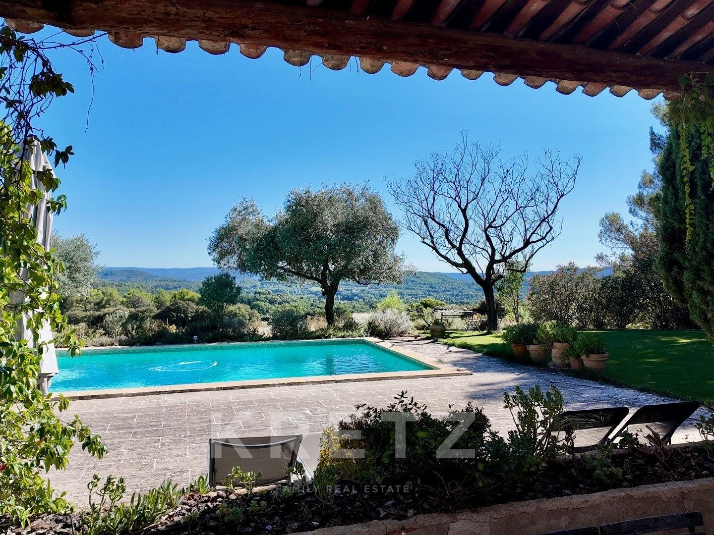 Maison à Lourmarin, l’horizon pour seul voisin