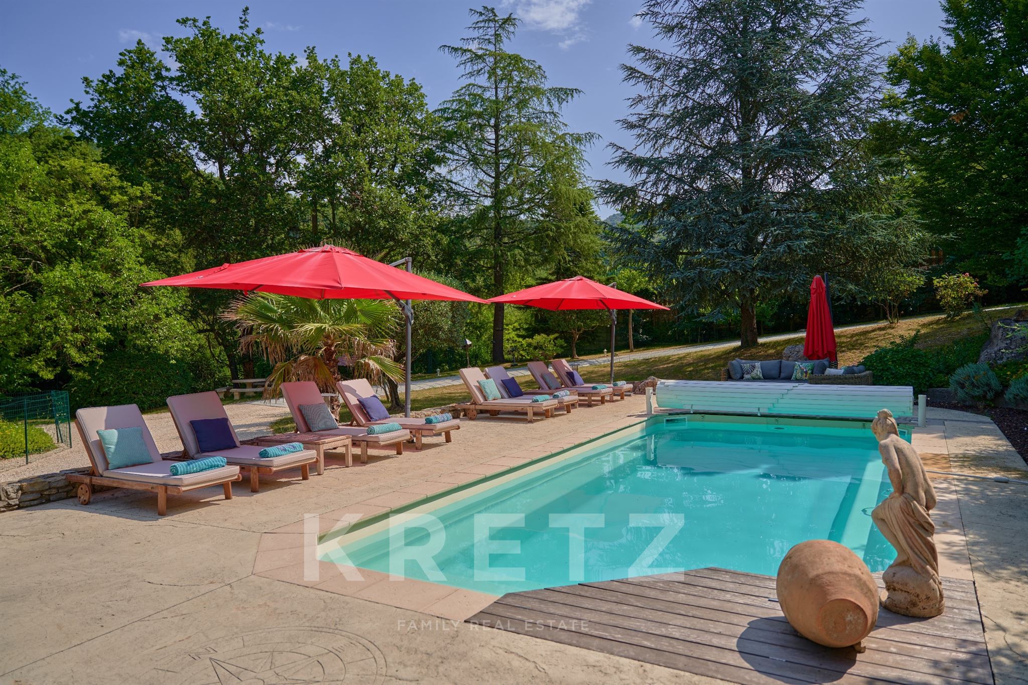 Renovated 18th century residence with swimming pool and garden
