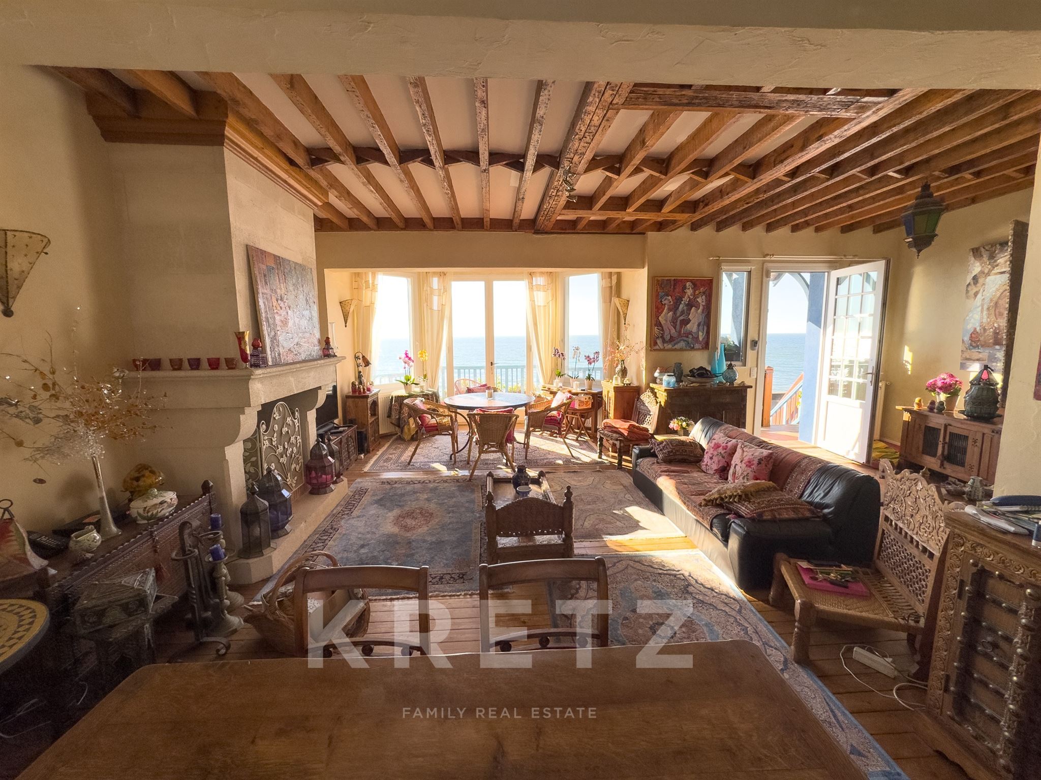 Trouville-sur-Mer – Anglo-Norman Villa with Spectacular Sea Views & Direct Beach Access