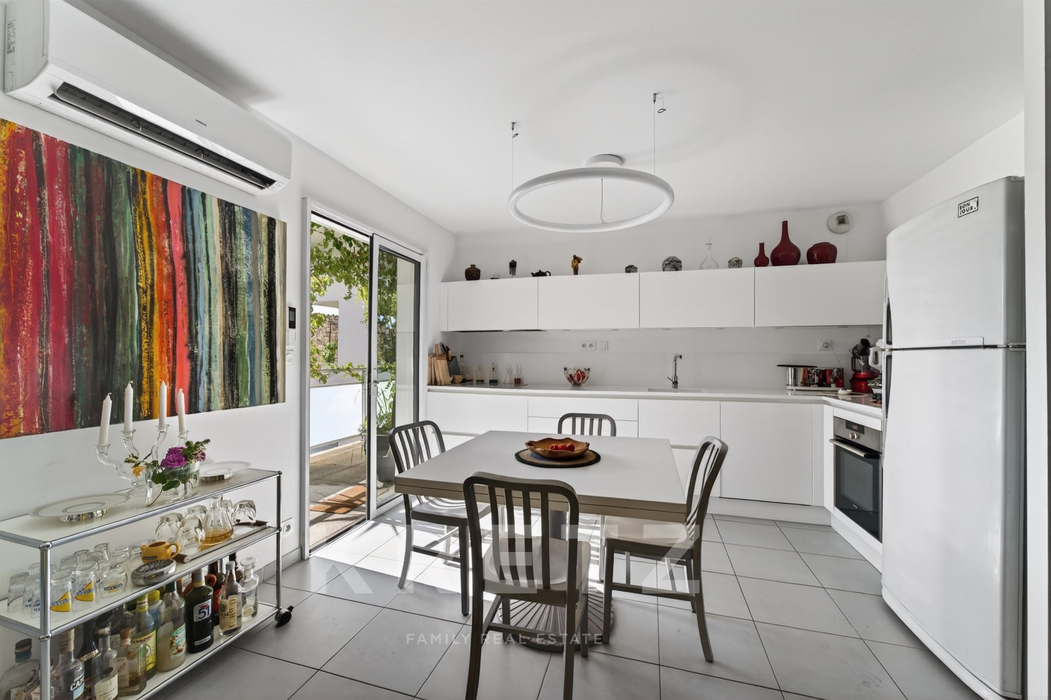 Flat with terraces