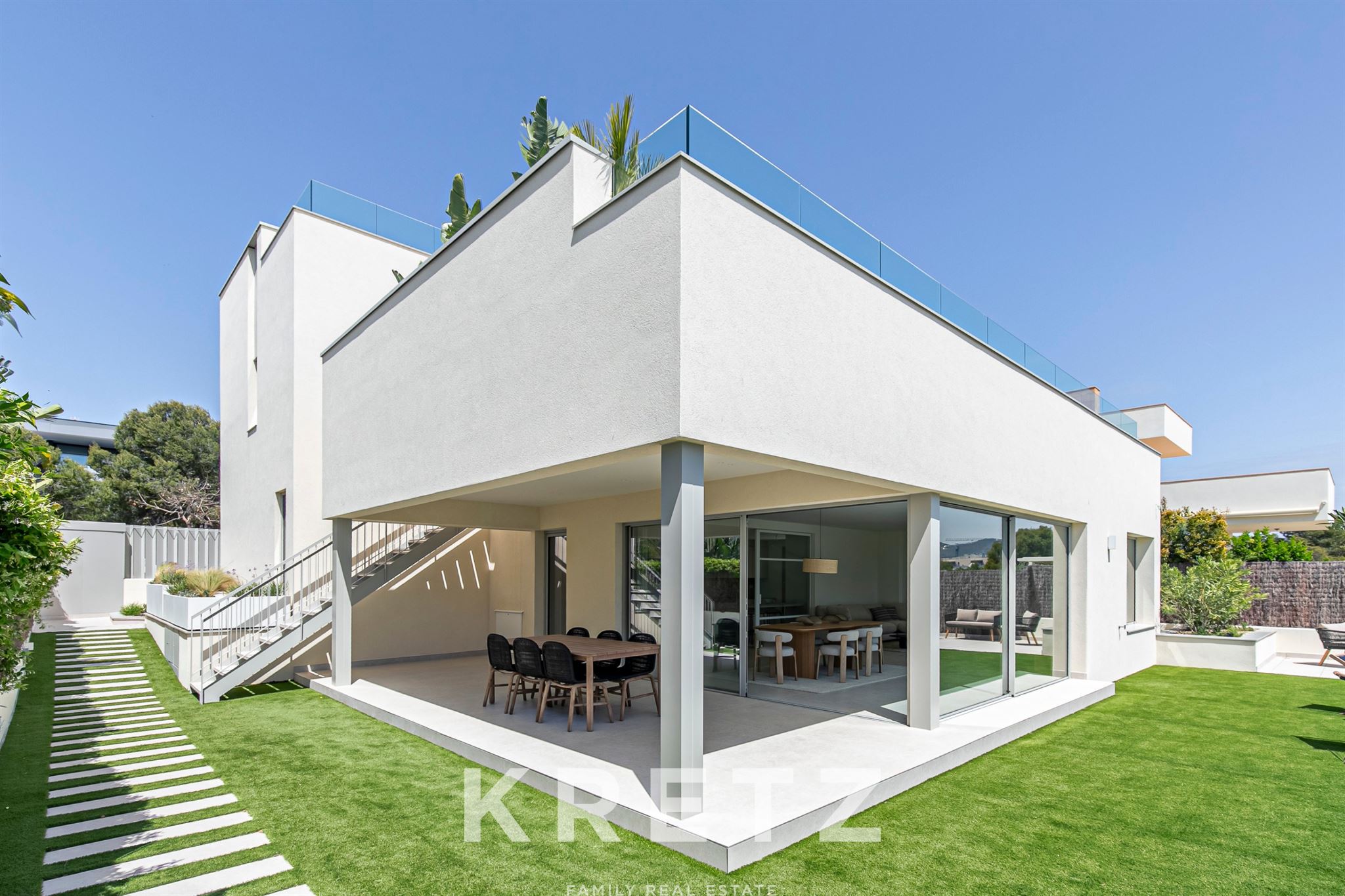 New-Build Contemporary Home with Pool and Sea Views – La Plana, Sitges