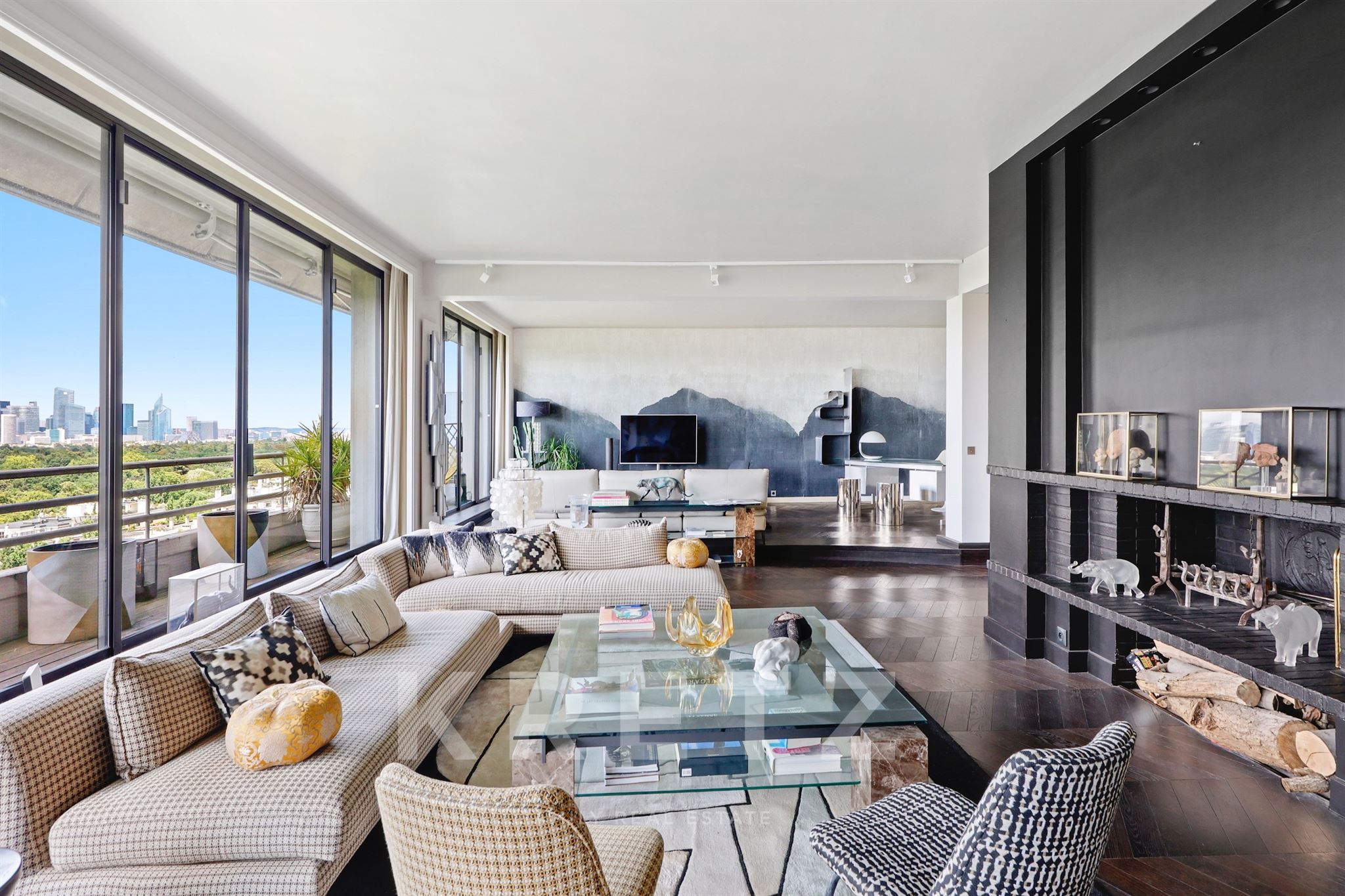 Paris 16ᵉ – Penthouse d’exception avec terrasses panoramiques