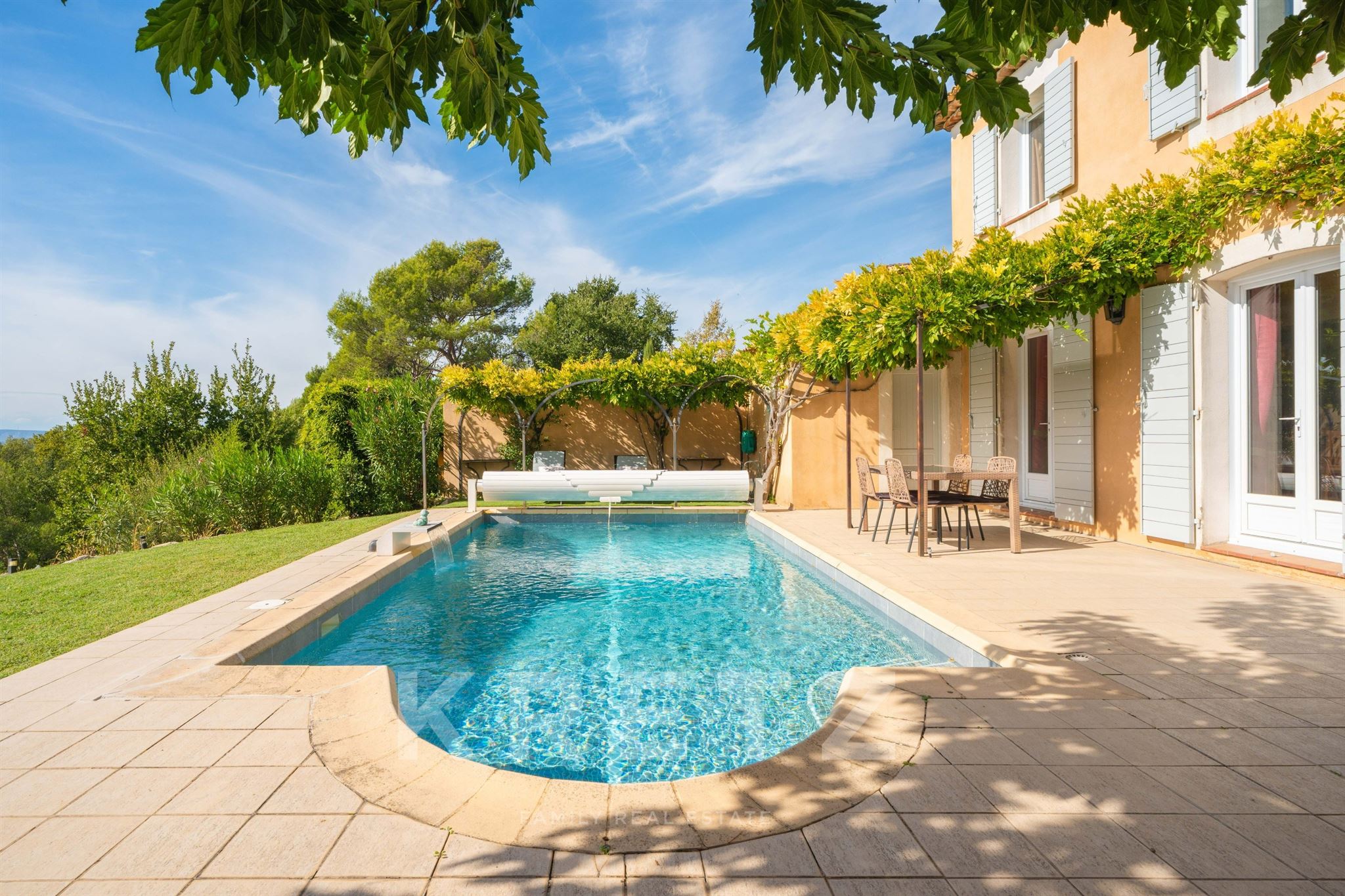 Villa en el corazón del prestigioso Golf de Pont Royal