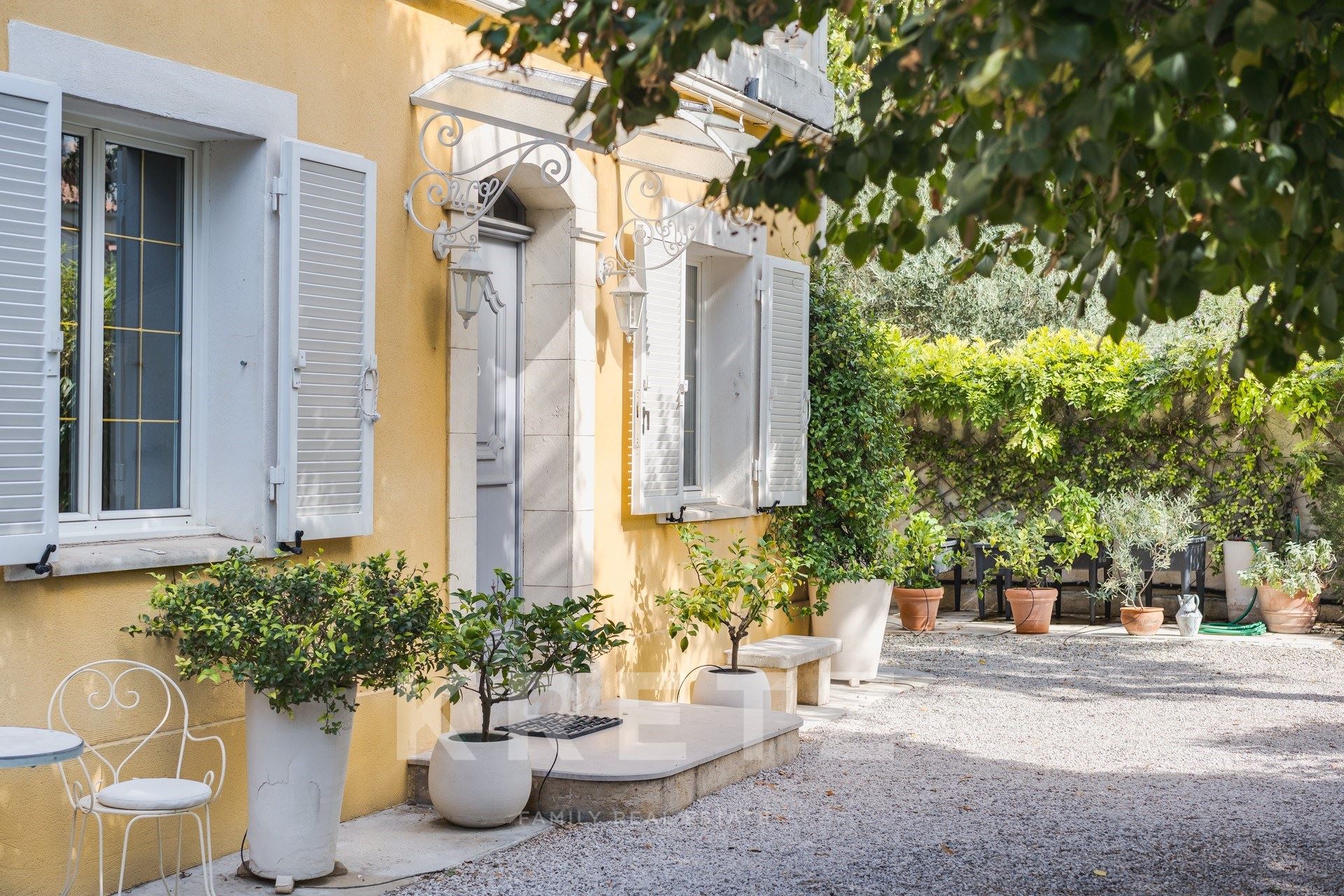 Marseille 11è - La Valbarelle - Maison de charme, dépendance et jardin luxuriant, au calme absolu