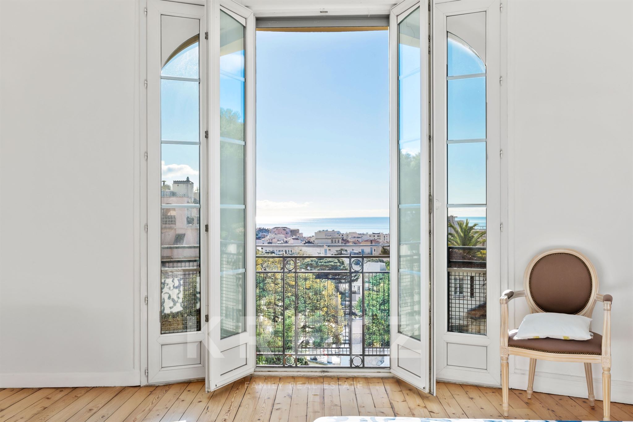 Appartement 3 pièces dernier étage Terrasse vue mer Cannes