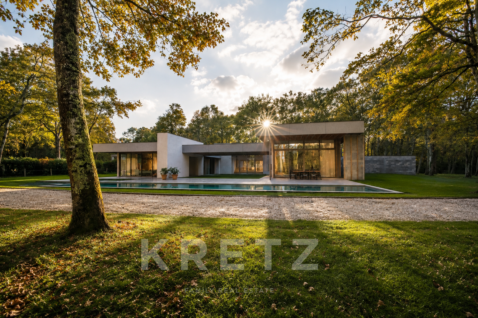 Villa d’architecte d'exception de 405 m² au cœur d’une clairière de chênes, calme absolu