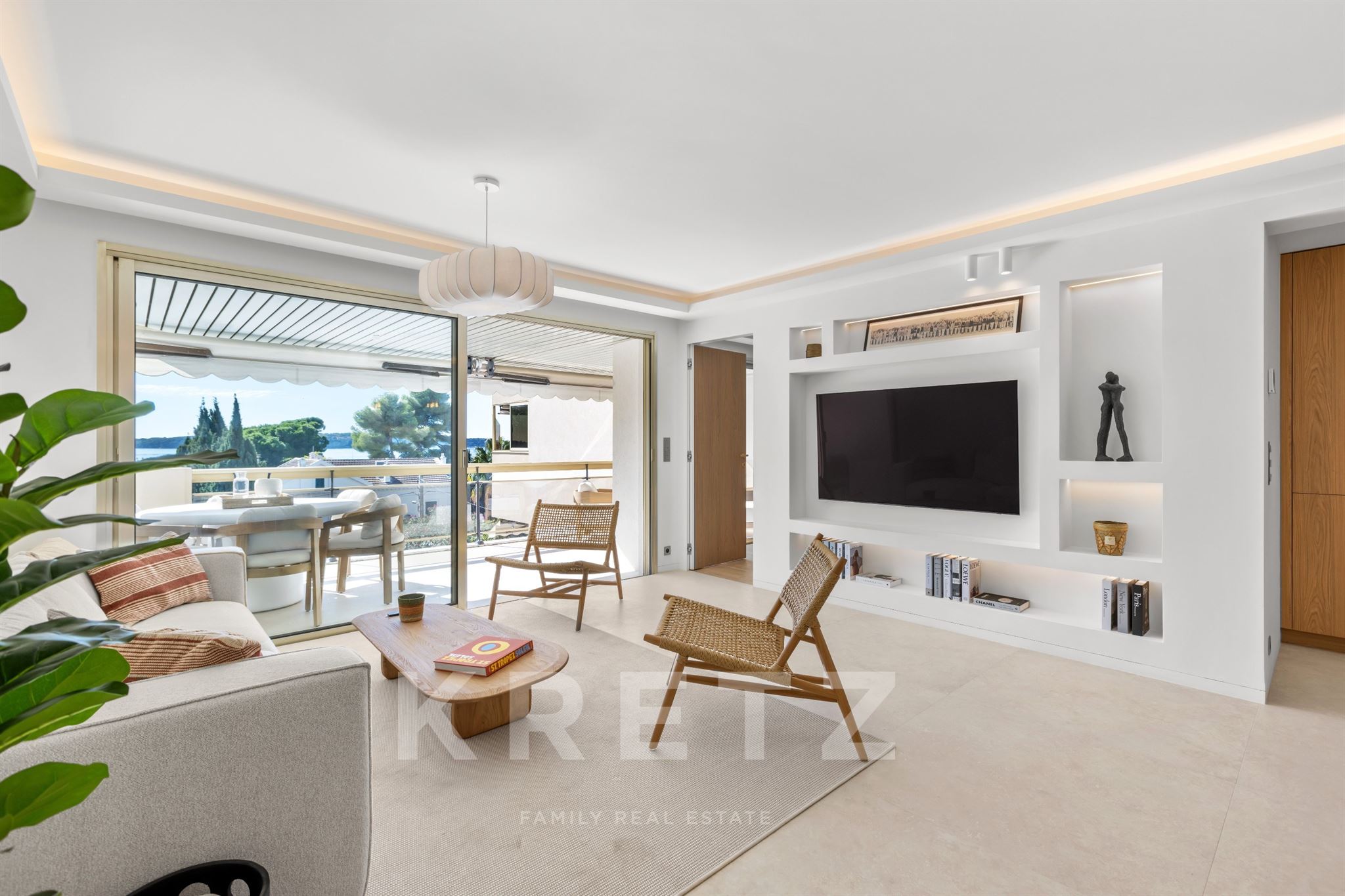 Appartement Rénové 3 pièces palm Beach vue mer Garage