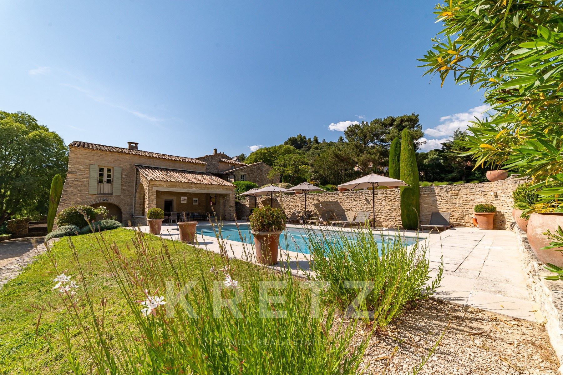 An elegant 17th-century sheepfold overlooking the valley