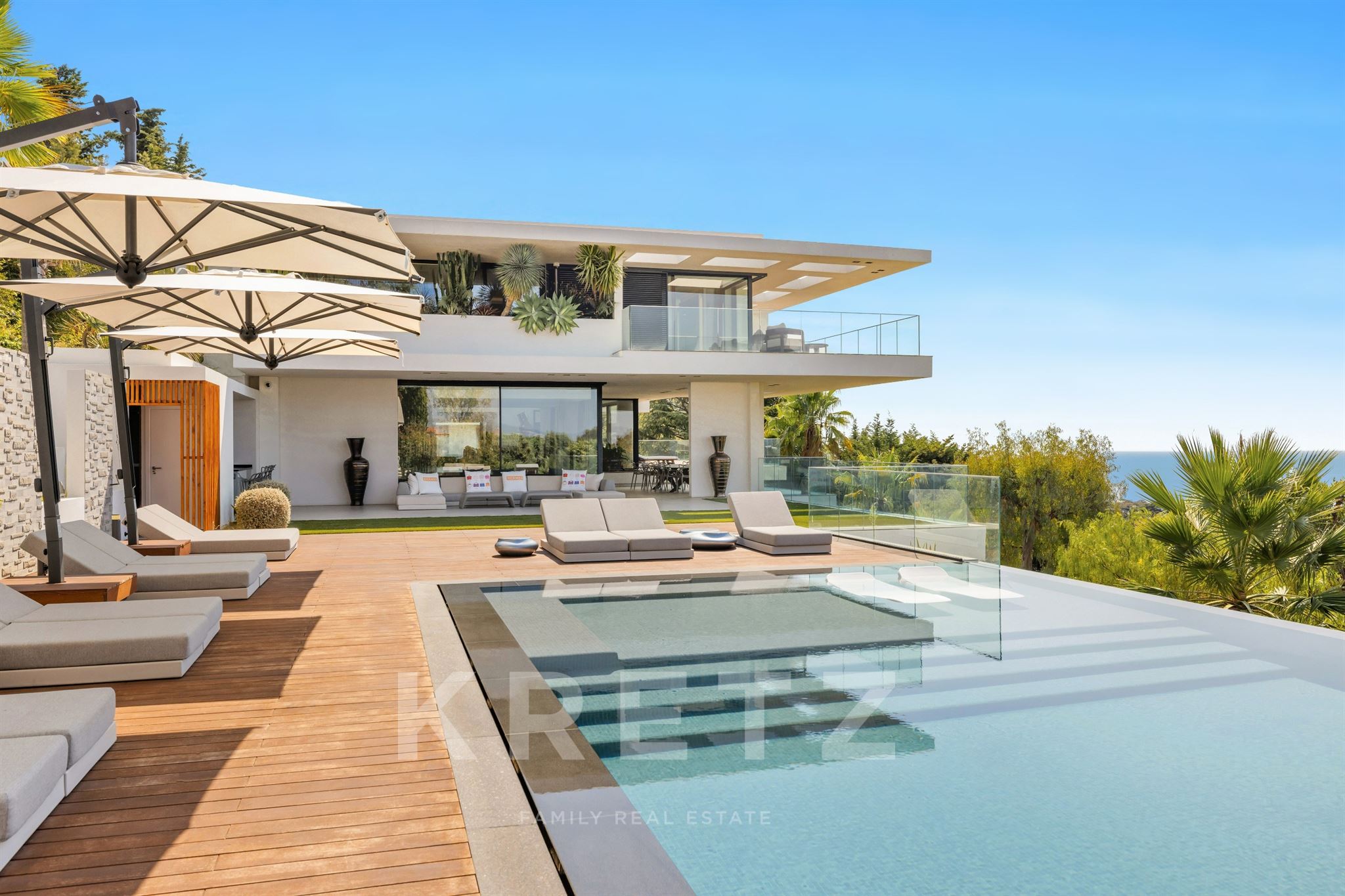 Villa in Cannes,1,130 sqm with Panoramic Sea Views