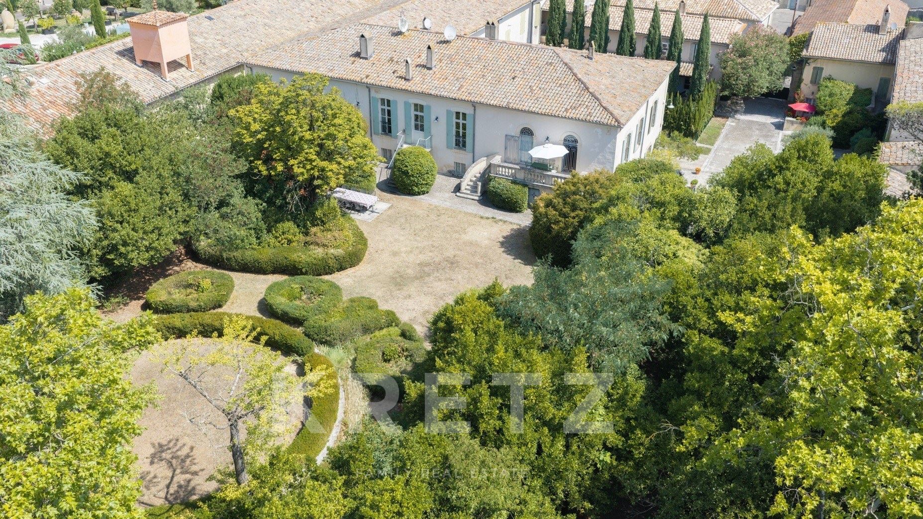 Domaine d'exception de 1300m2 sur un parc paysager de 1,5ha au coeur de la Vaunage