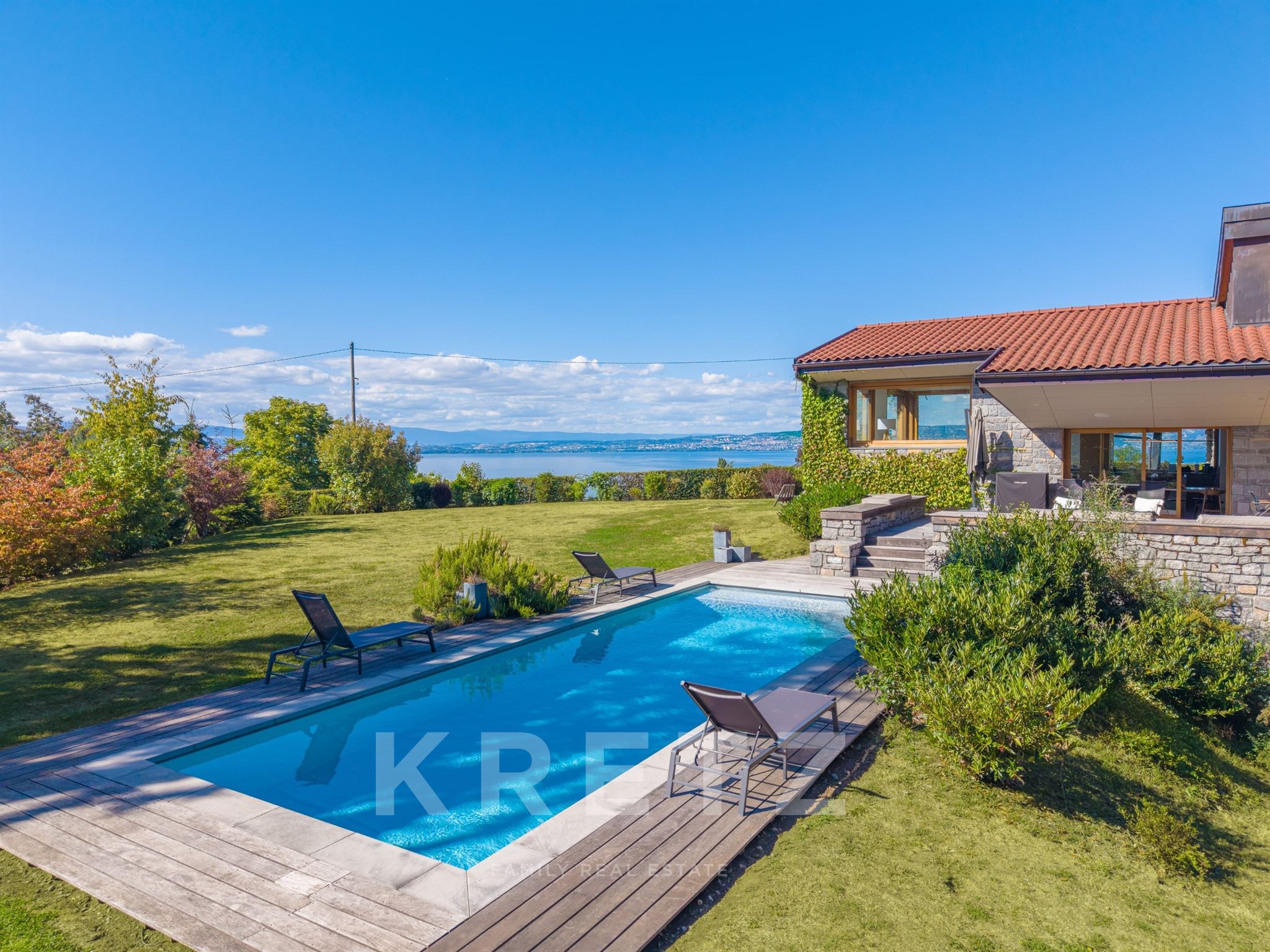 ÉVIAN-LES-BAINS — Villa d'Architecte sur le Golf - Vue Lac
