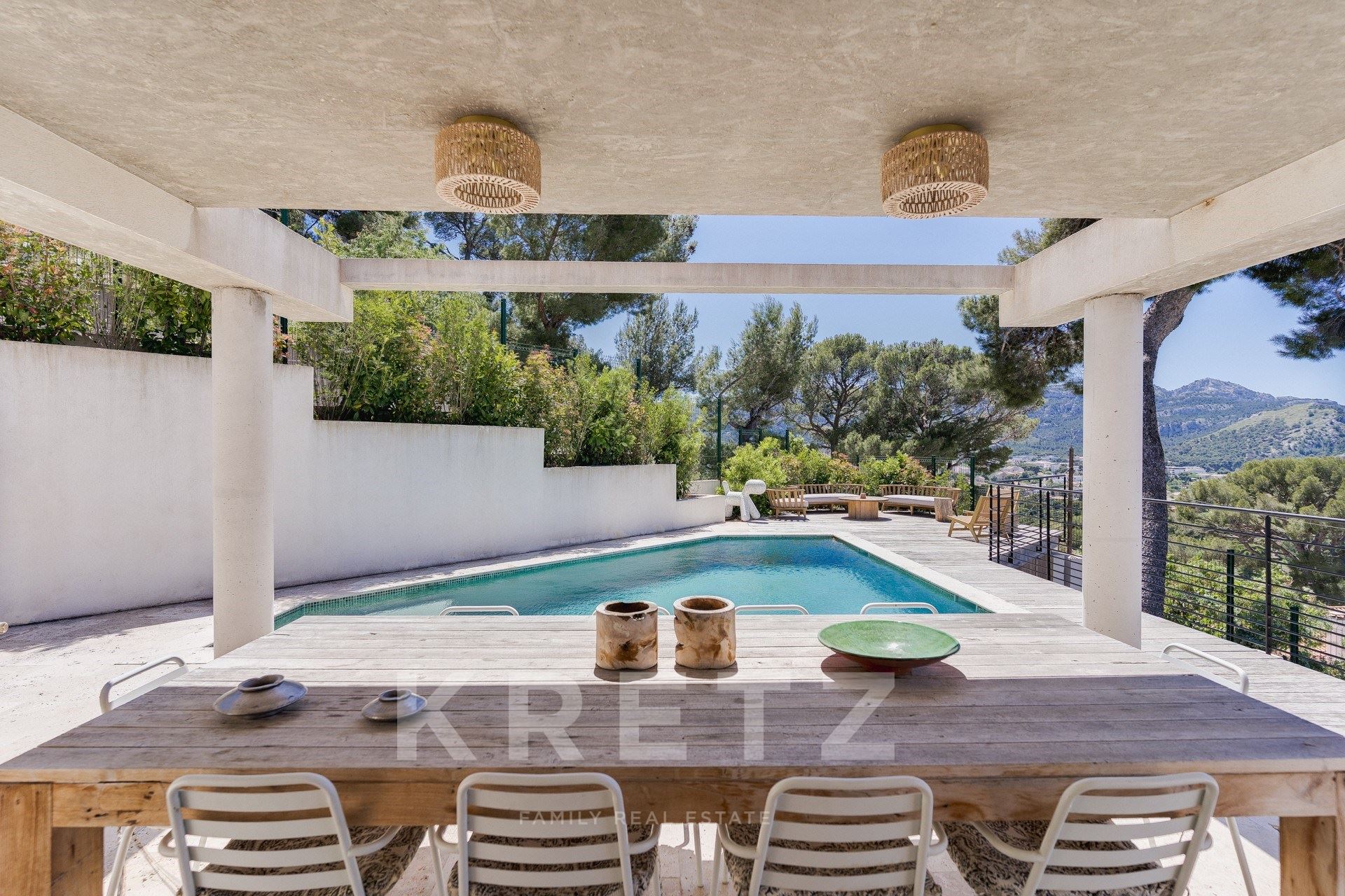 Contemporary house with stunning panoramic view
