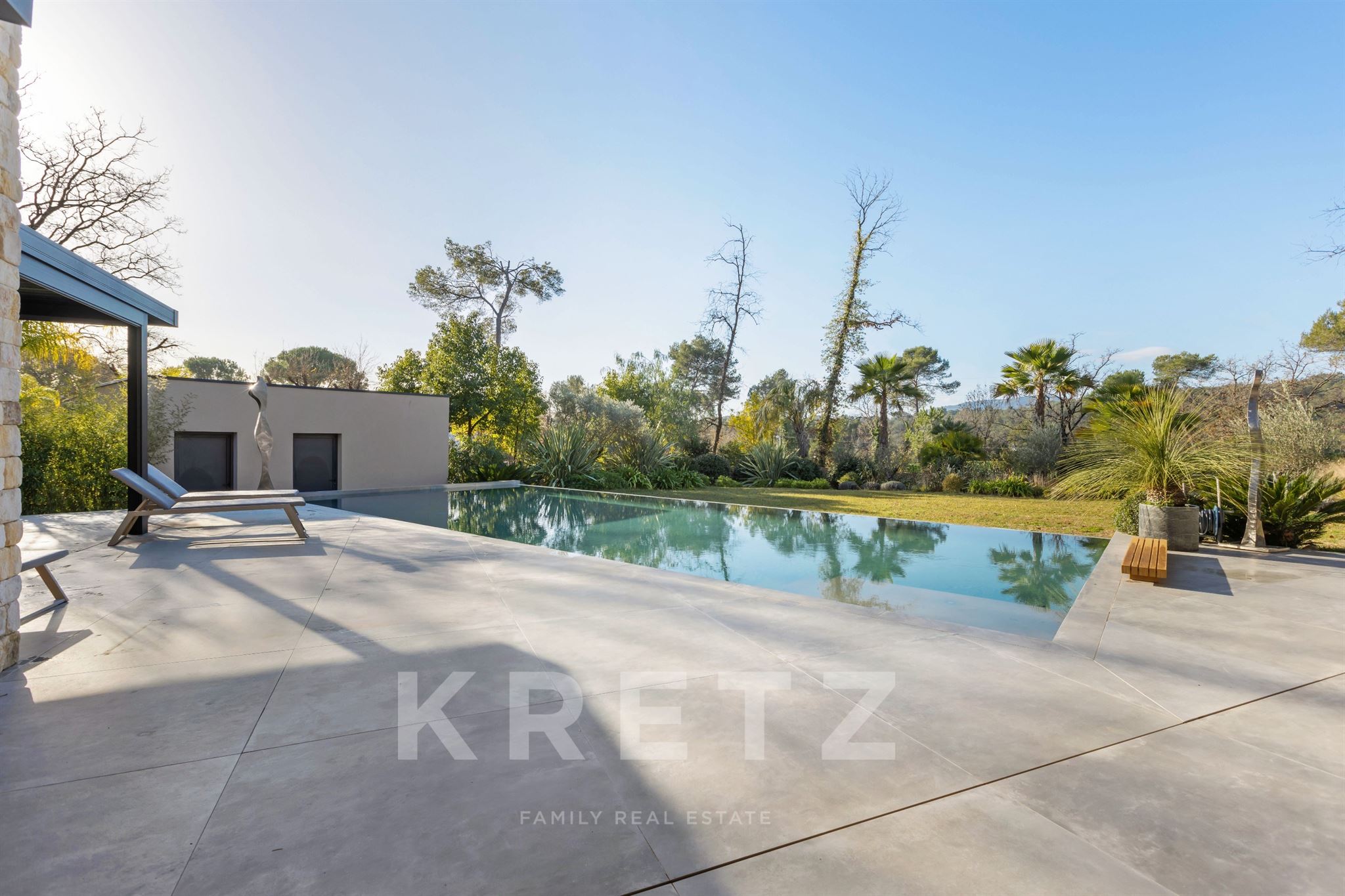 Contemporary villa a stone's throw from Royal Golf