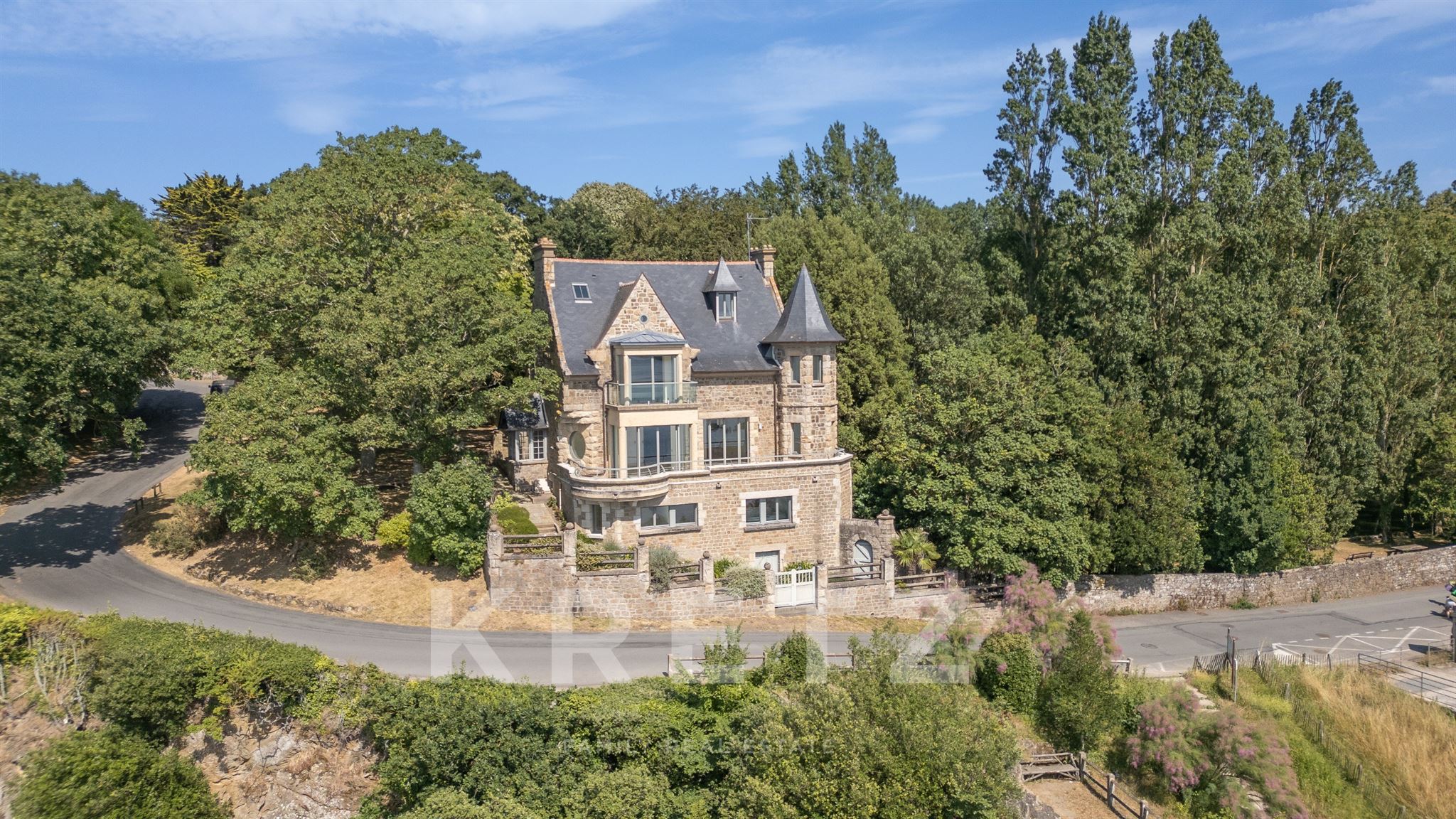 Élégante villa de caractère des années 1930 face à la mer à Saint-Malo