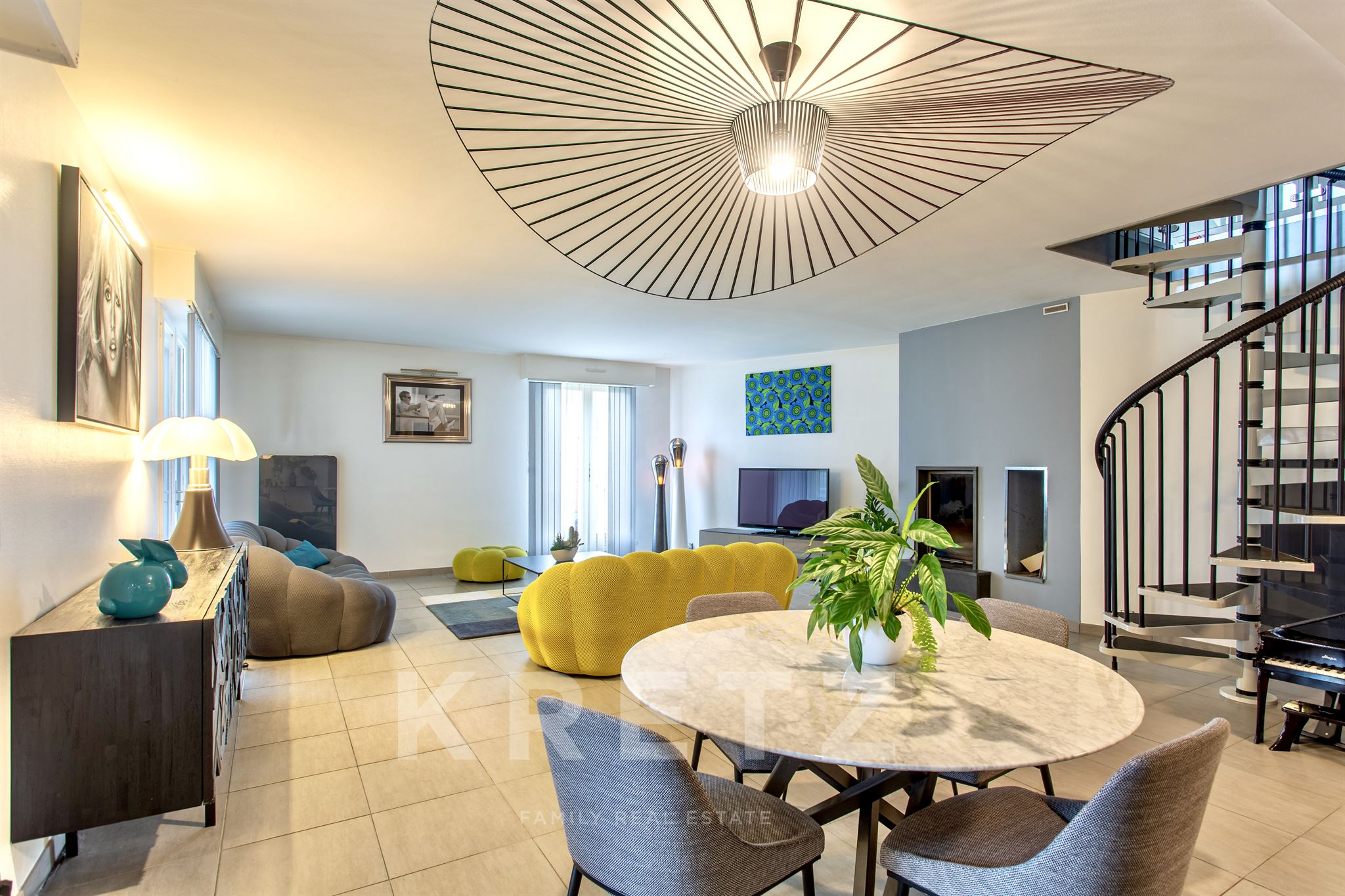 Architect-designed property on the banks of the Somme