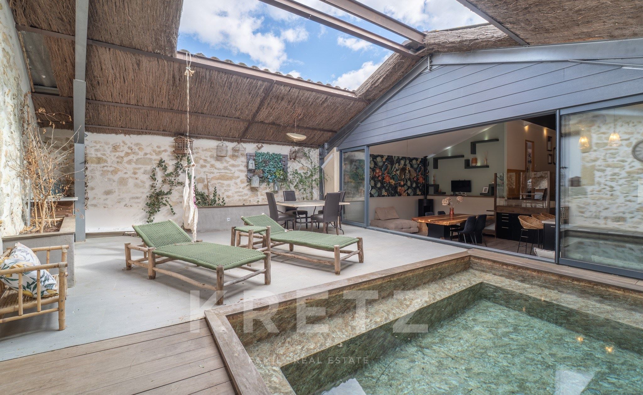 Stone winegrower’s house – 270 m² of living space – Terrace, swimming pool and self-contained flats