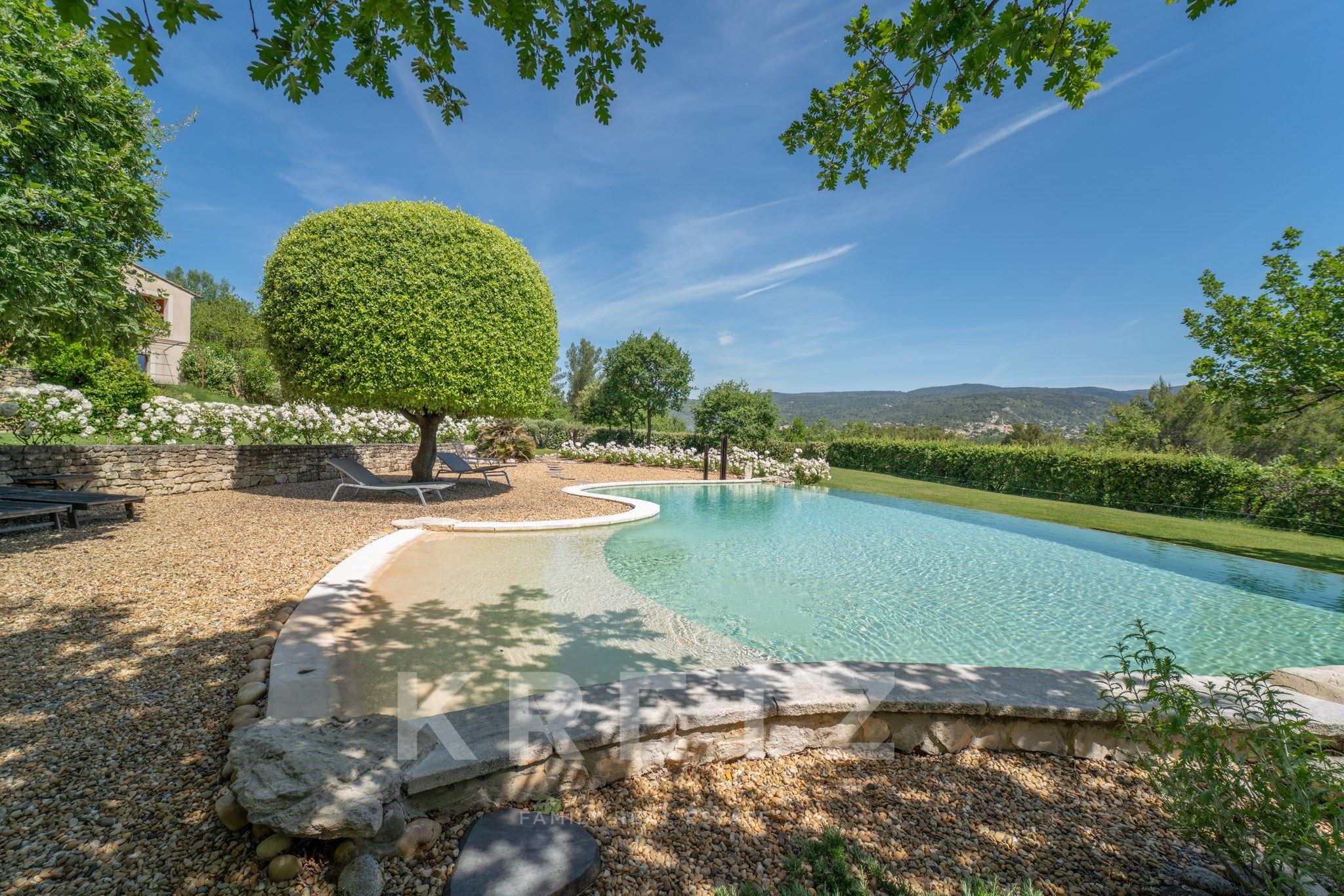 Saint Saturnin Les Apt, avec vue sur le Luberon, maison d'architecte de plus de 280m2