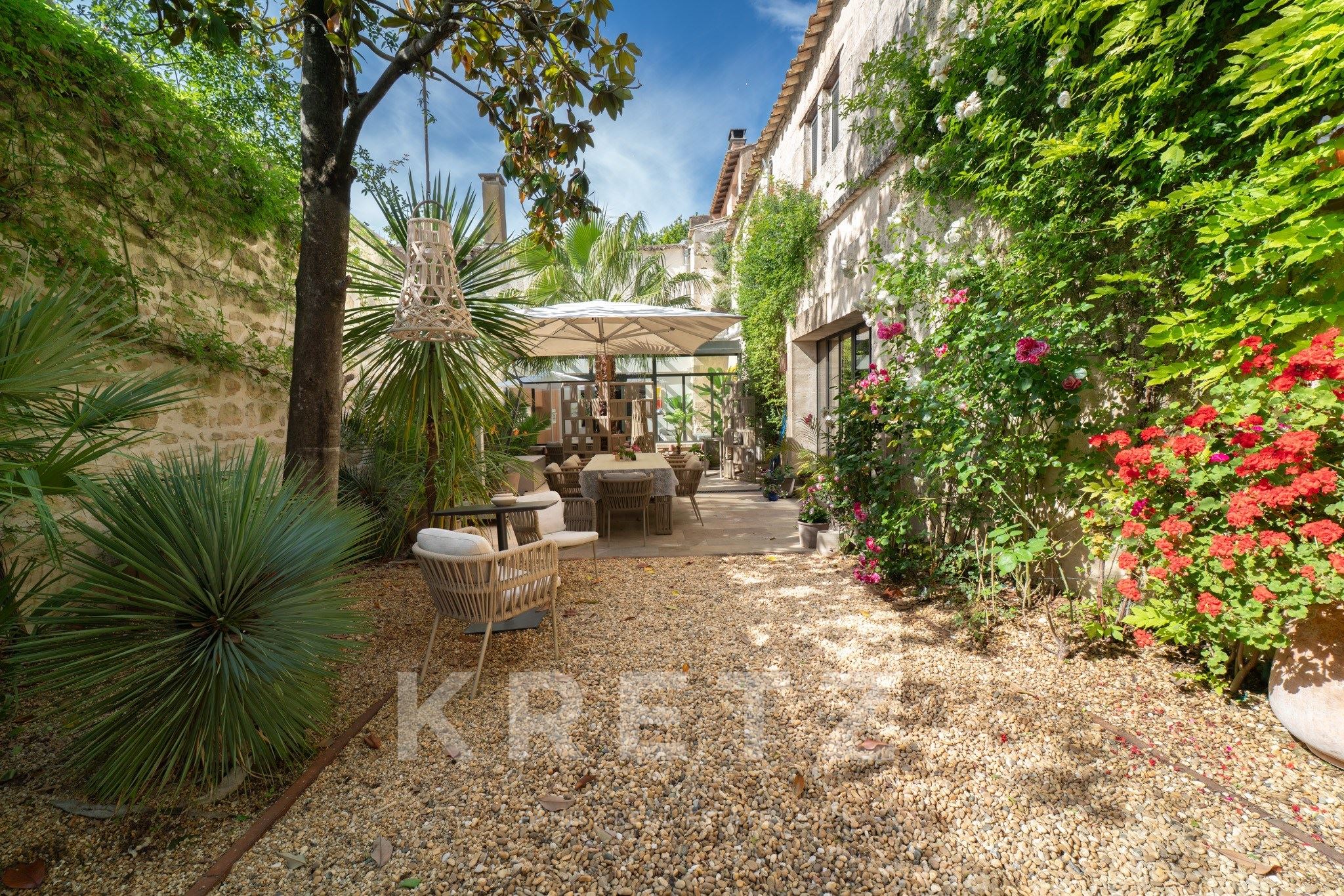 Luxury 18th Century Provençal Estate for Sale in Paradou – Exceptional Property with Pool, Guest Hou