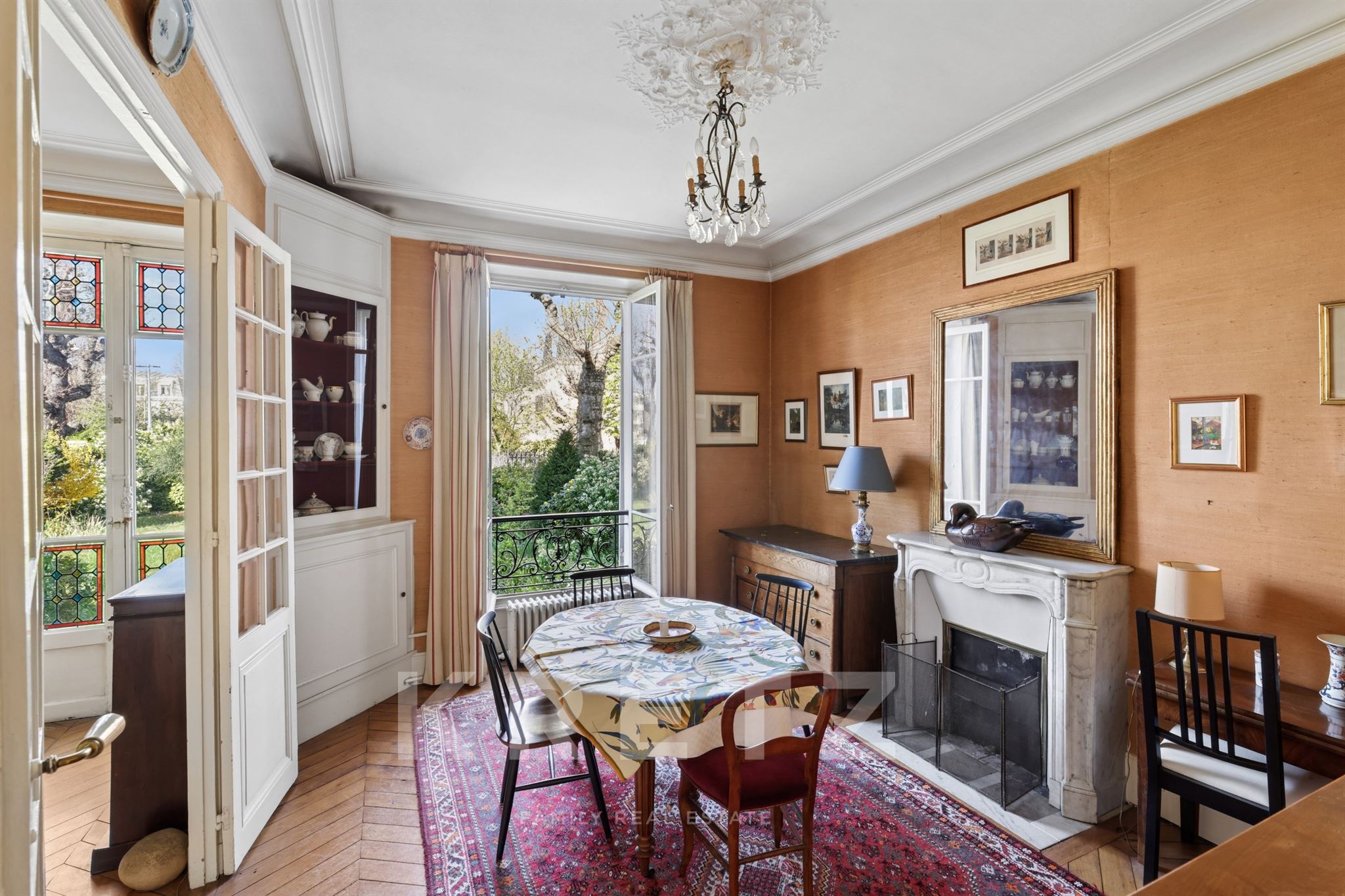 Mansard Family Home with Large Garden
