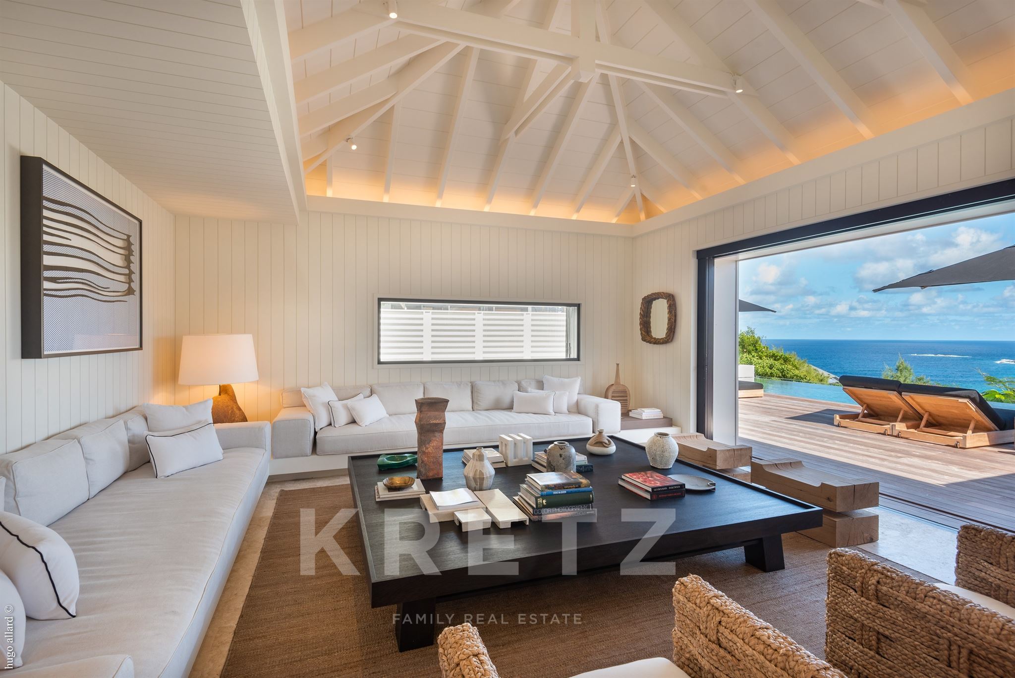 Elegant architect-designed villa with panoramic views over the ocean and Îlet Tortue