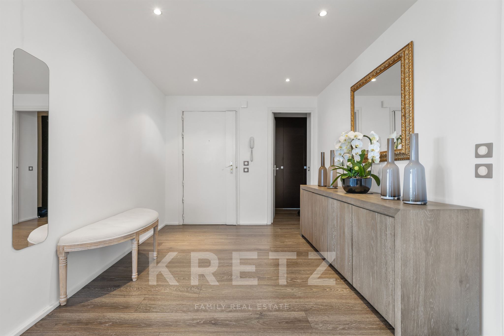 Sea View 4-Room Apartment in the Prestigious La Mer–Le Puadon–Cannes Eden Area, Vallauris