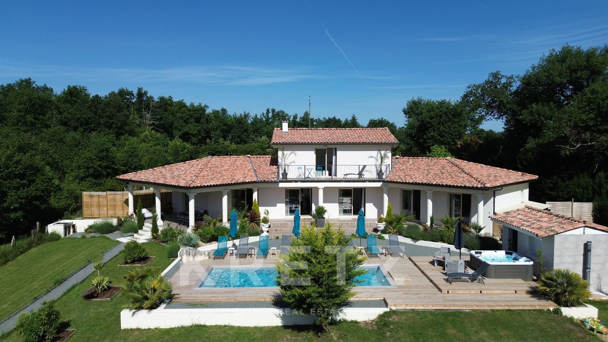 Contemporary house with swimming pool and countryside view