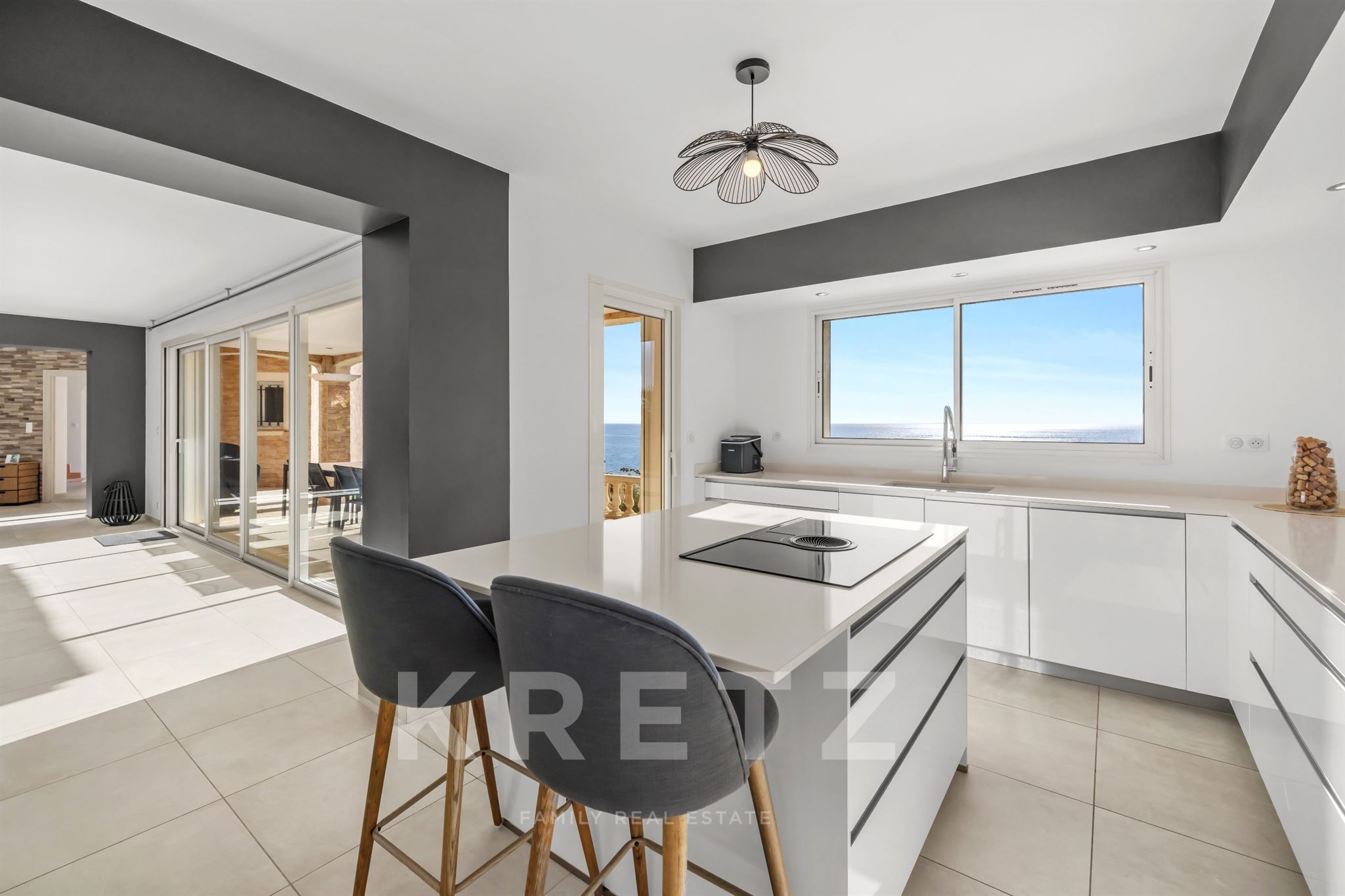 SAINT-RAPHAËL – EXCEPTIONAL VILLA WITH PANORAMIC SEA VIEWS
