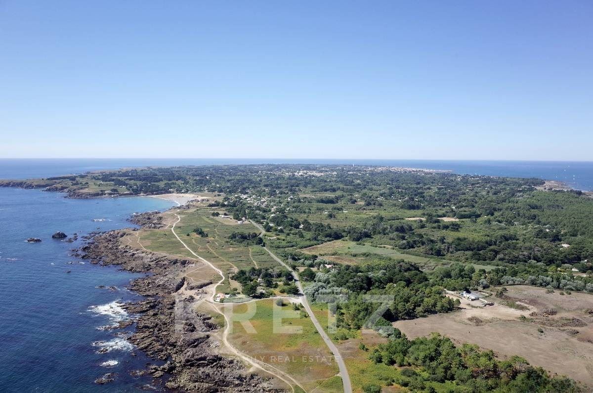 A Rare Opportunity on Île d’Yeu: Build Your Dream Home in an Exceptional Natural Setting !