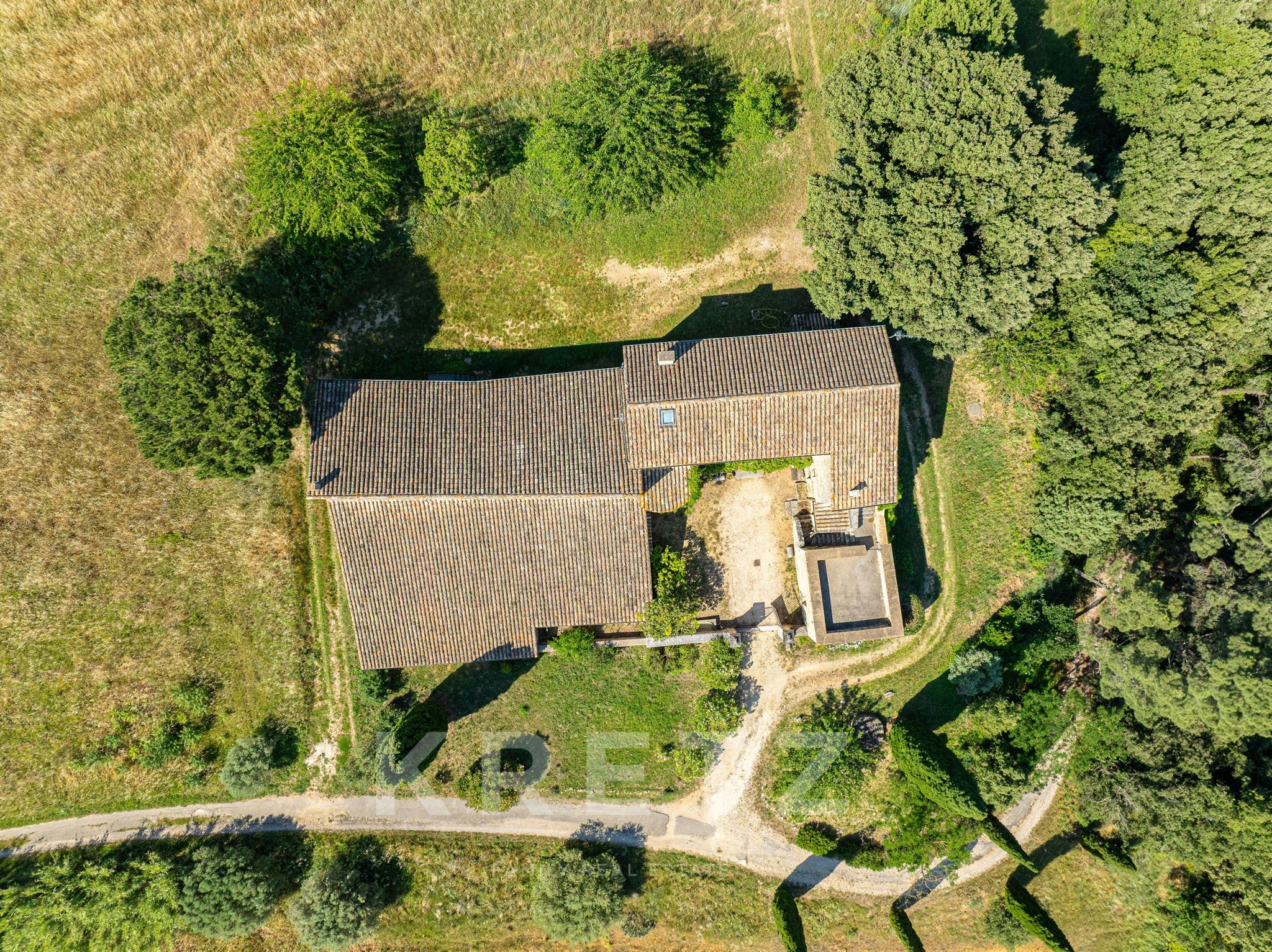 EXCEPTIONAL PROPERTY IN THE HEART OF DRÔME PROVENÇALE