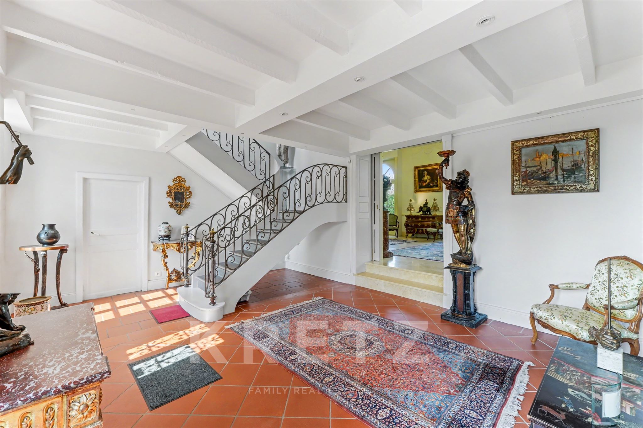 Maison de Maitre de 330m2 en coeur de village sur un parc 6000m2