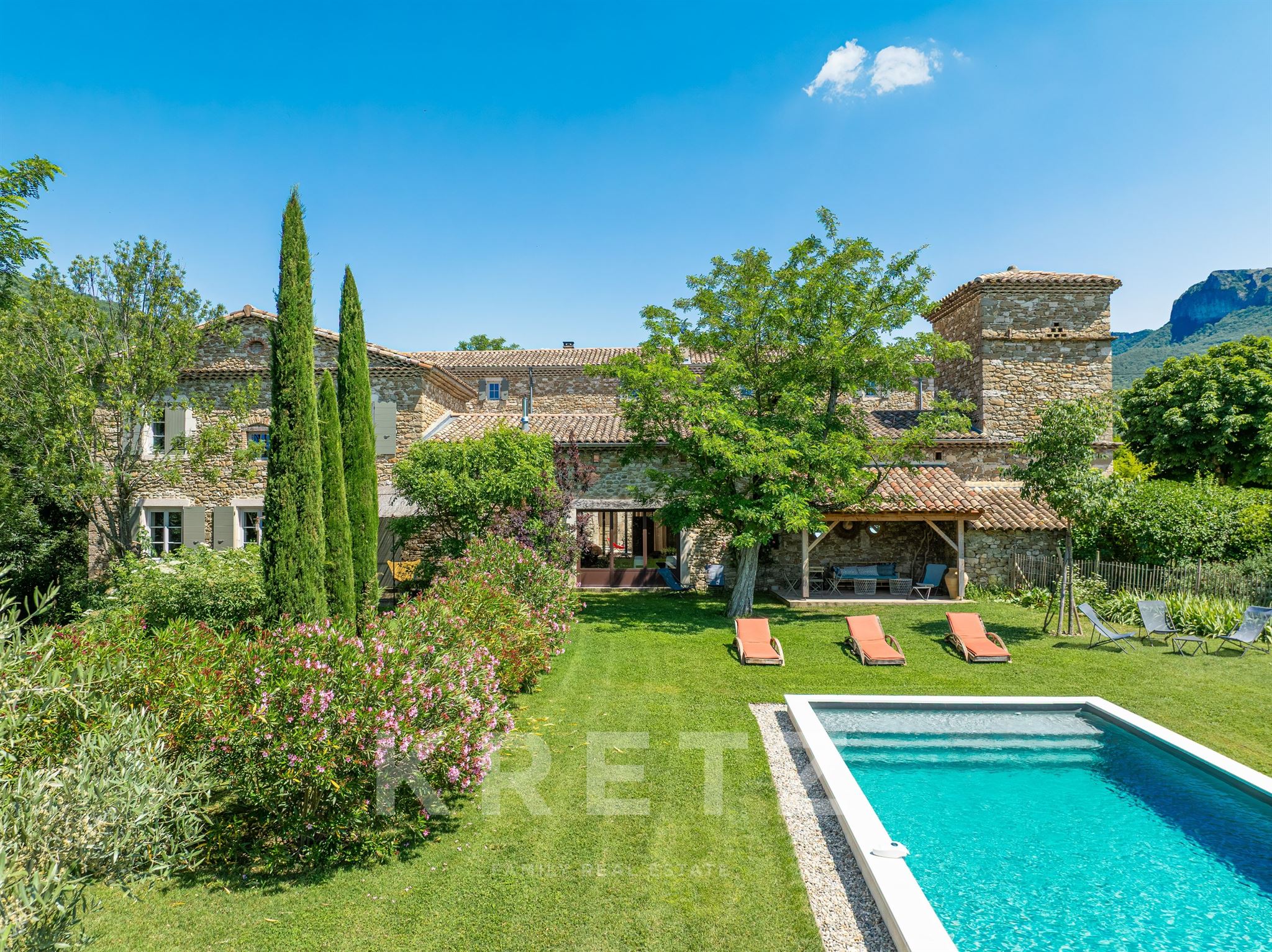 Exceptional residence in the heart of the Drôme Provençale
