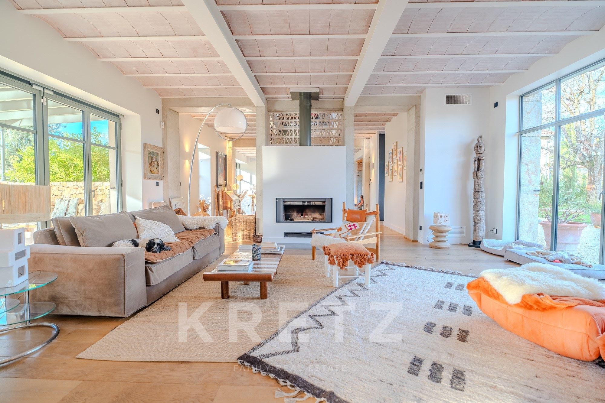 Raw elegance and light – a renovated farmhouse